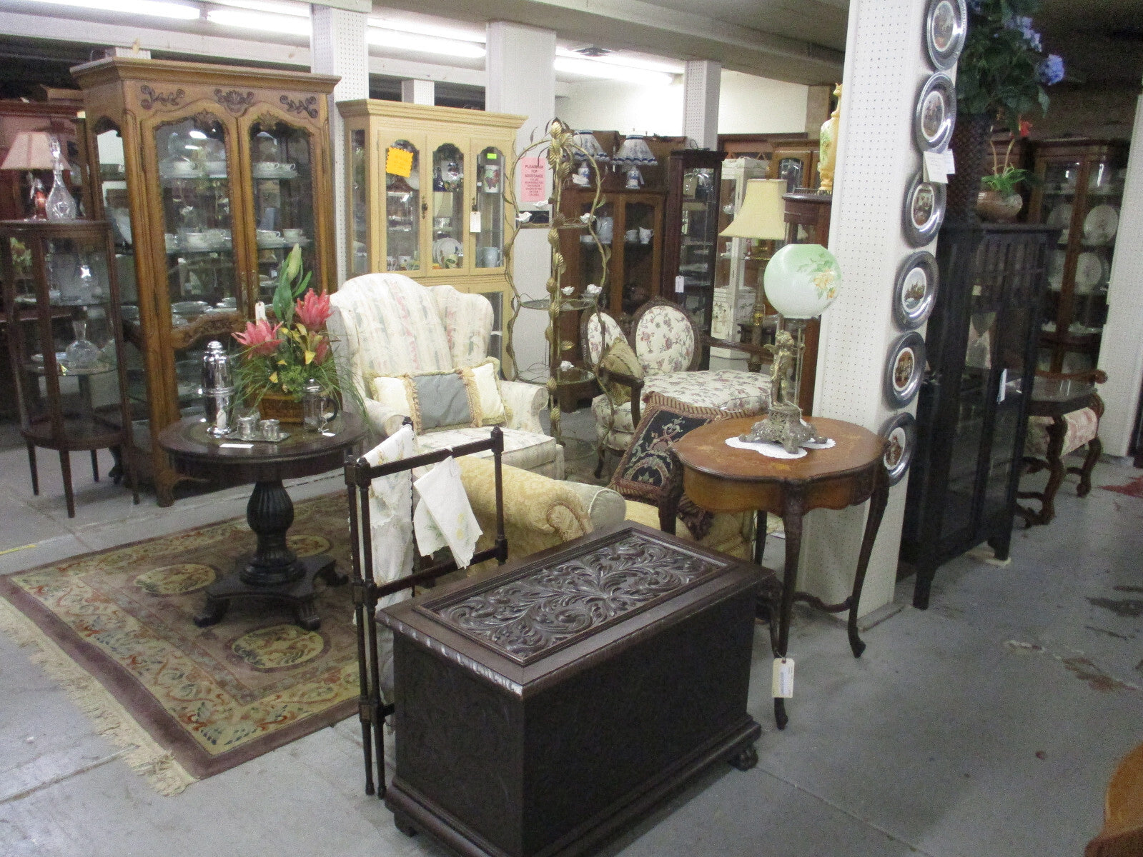 64439 Gold Decorator Console Table with Mirror