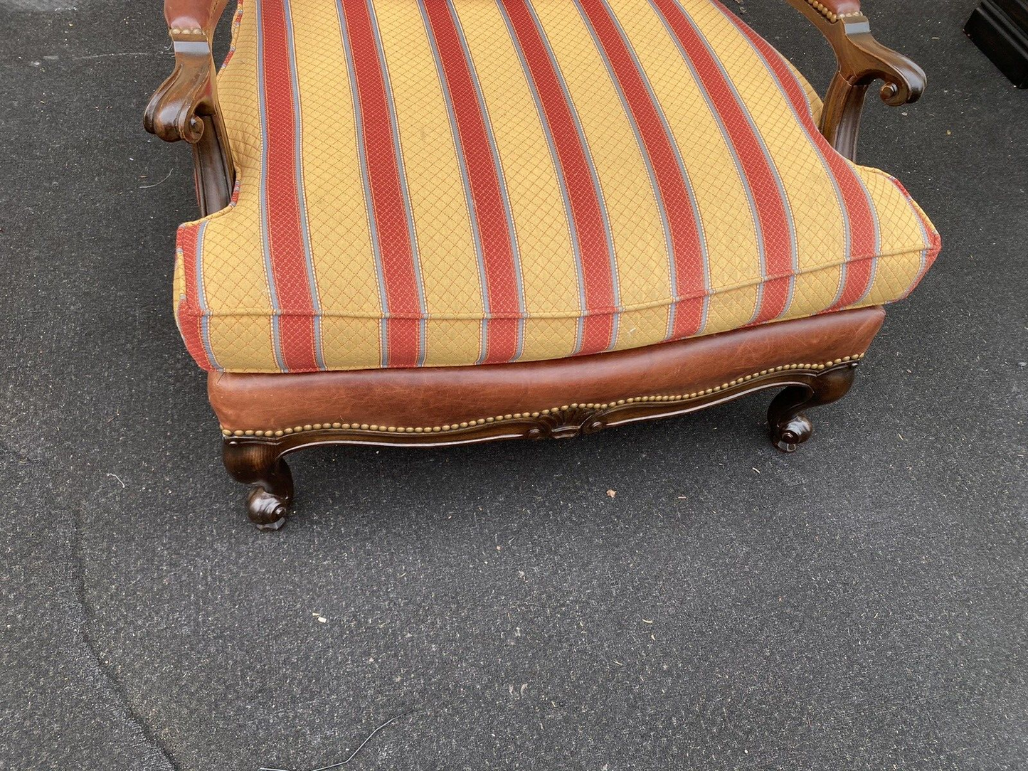 65785   Large TAYLOR KING Furniture  Leather   Armchair Chair