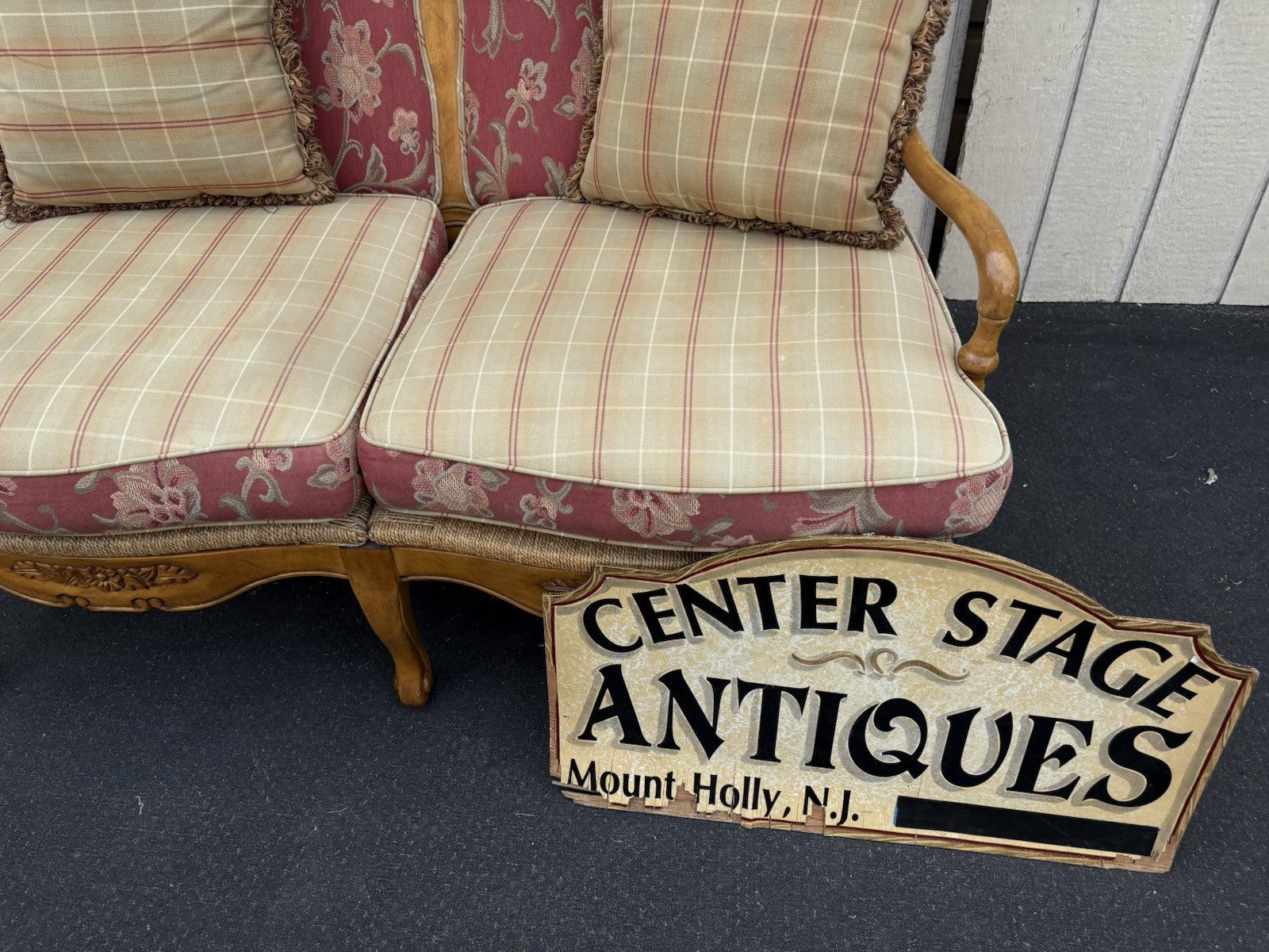 66788 ASHLEY Furniture Rush Seat Loveseat Sofa Settee Couch REVERSABLE PILLOWS