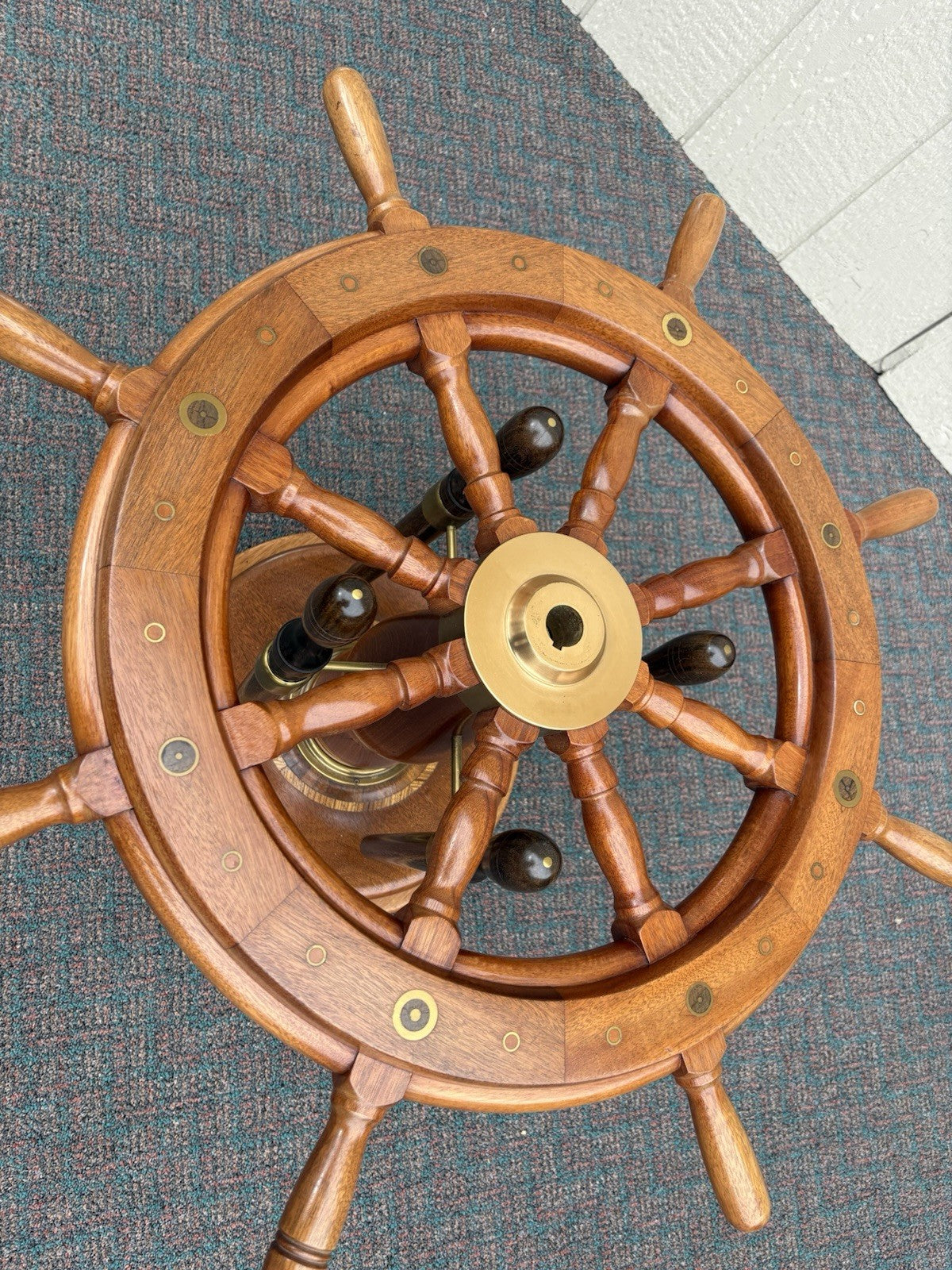 67164 Original Ships Wheel With Glass Top Coffee Table