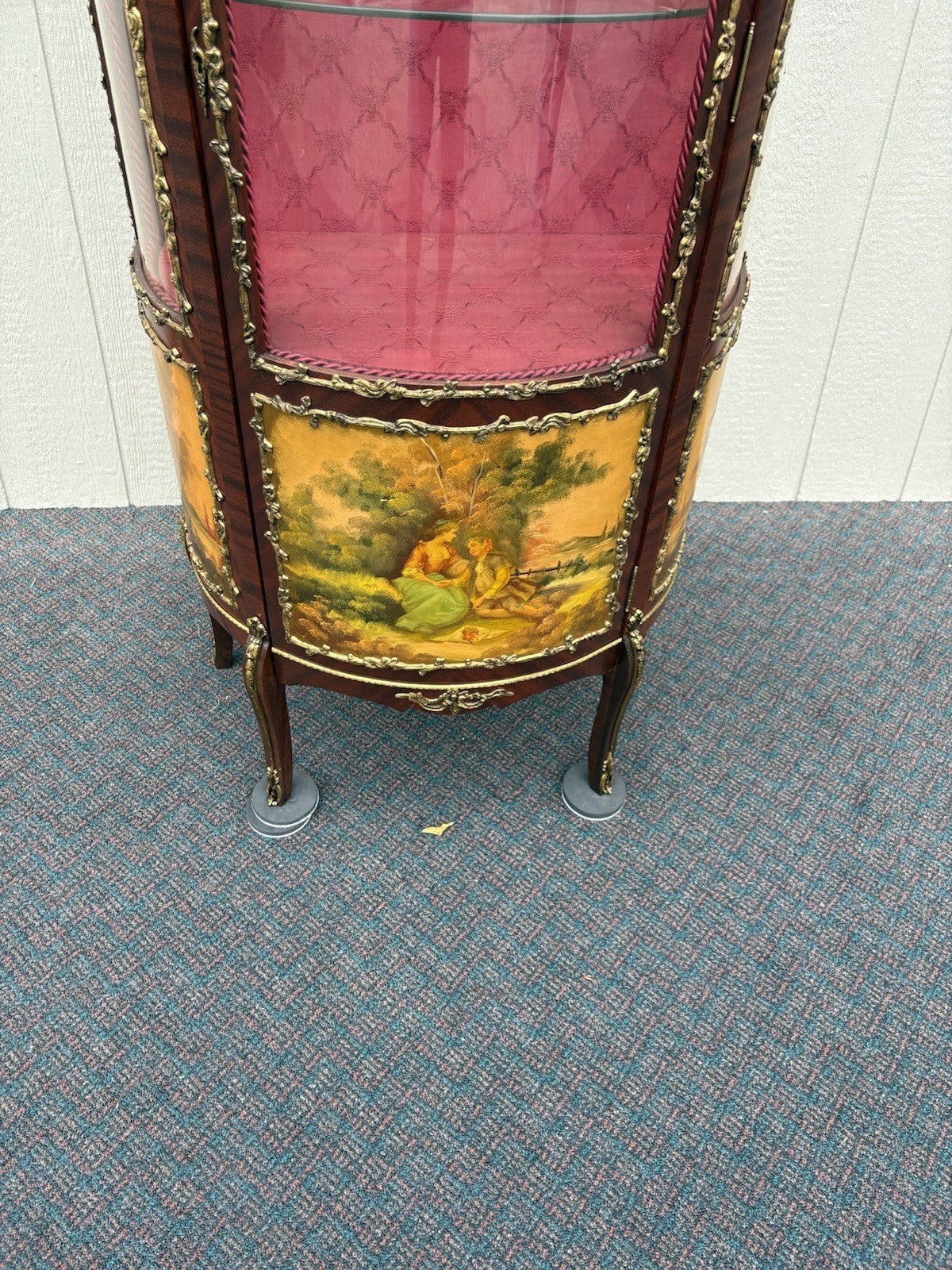 67095 Louis XV Curio China Cabinet with Bronze ormalu