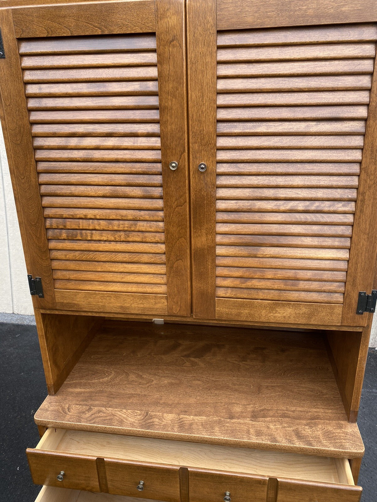 65542 Ethan Allen Cabinet with Bookcase top