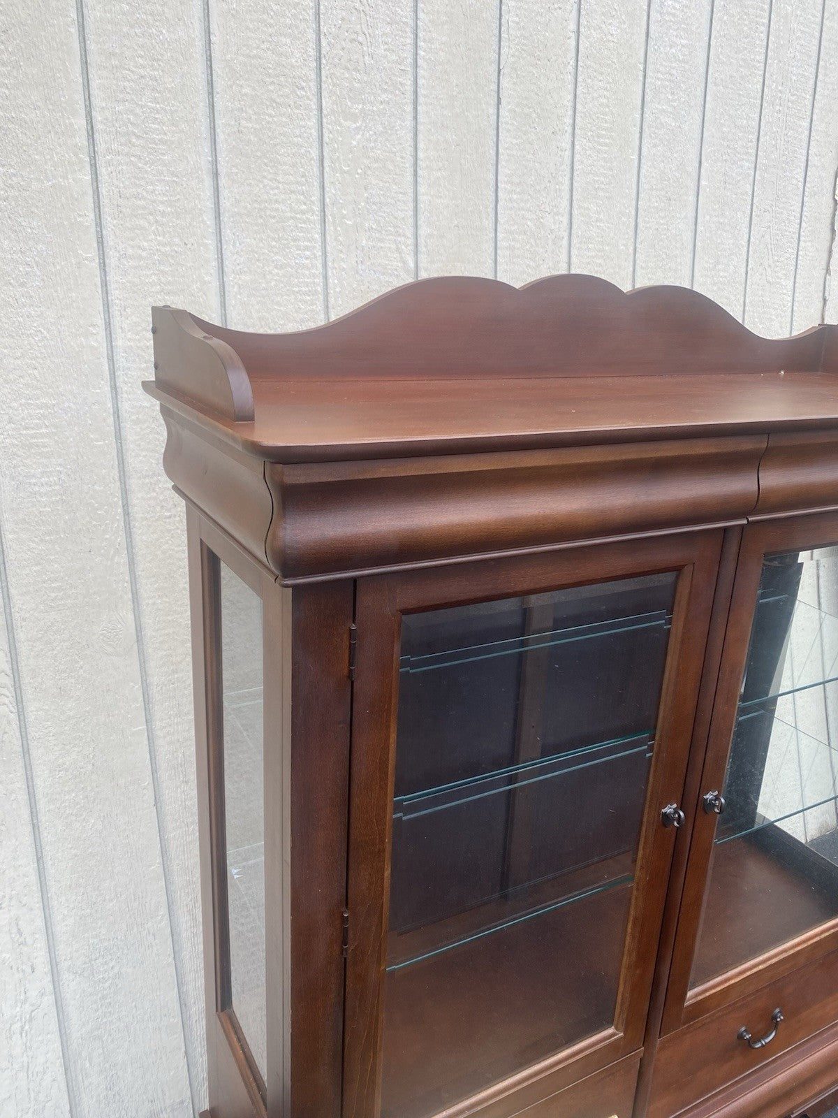 66547 BROYHILL China Cabinet Curio w/ 4 Drawers and Plate Glass Shelves