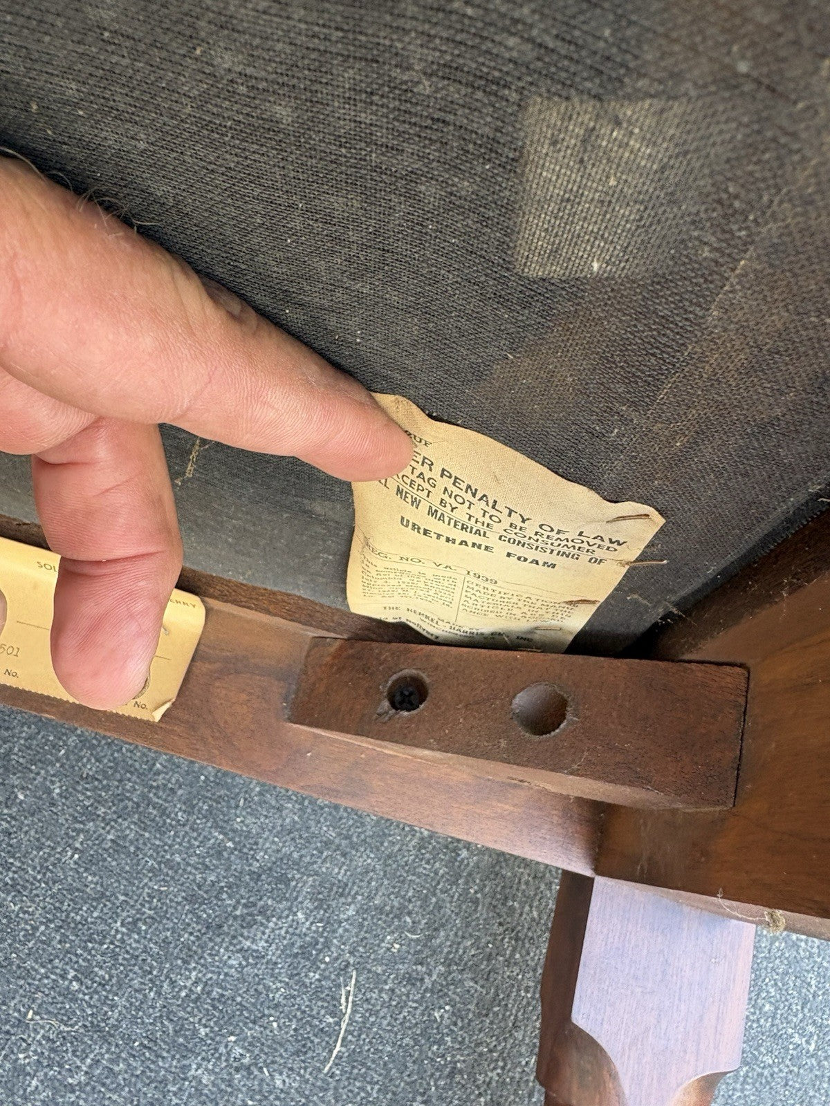 66888  HENKEL HARRIS VIRGINIA GALLERIES Solid Black Cherry Corner Chair