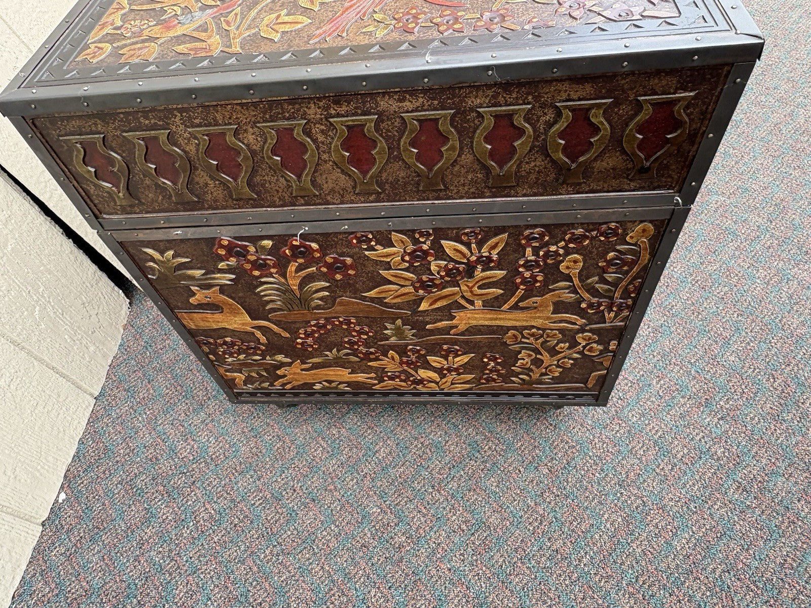 67174 Fancy Storage Trunk Cabinet with Bird Design