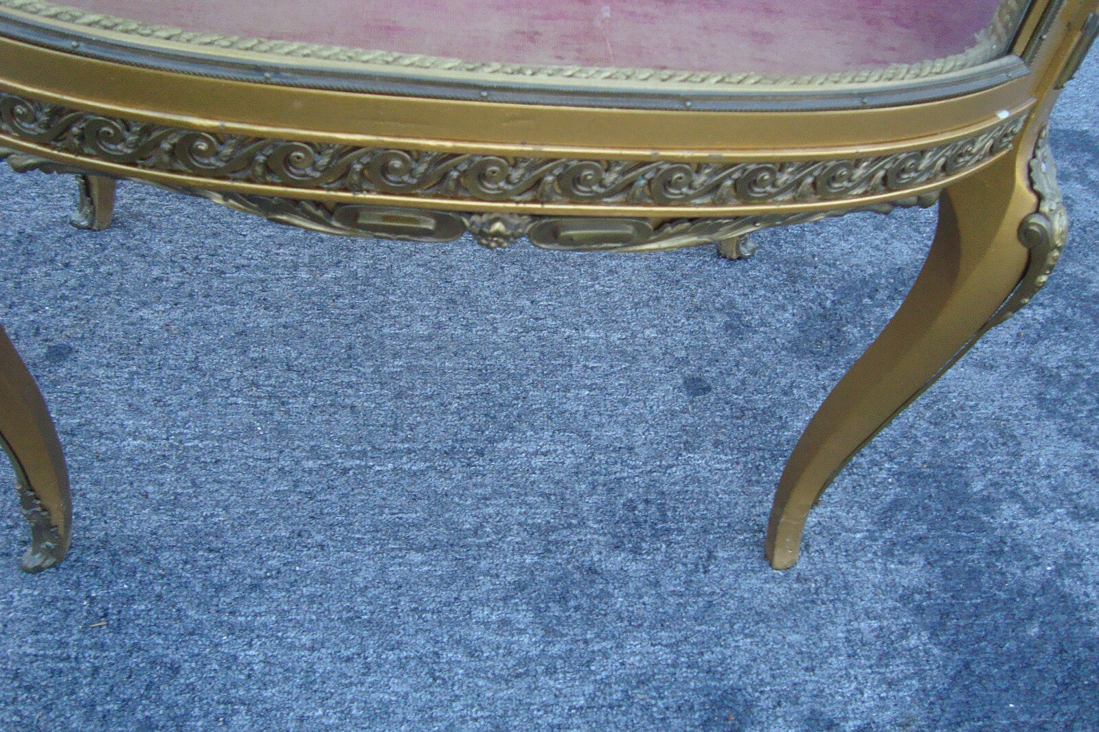 61738 Gold Bow Glass Lighted Curio Cabinet Etergie