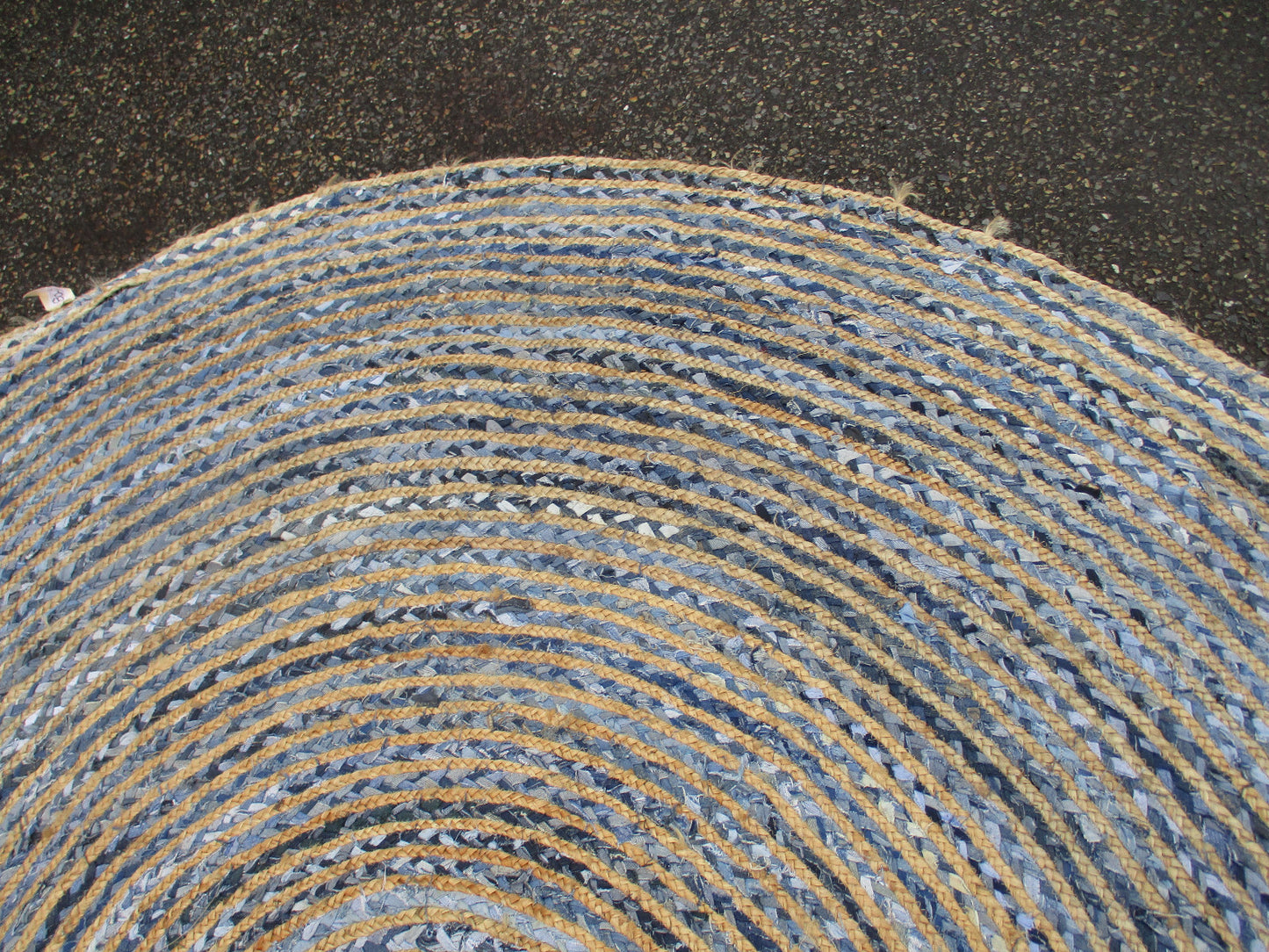 RUG 04:    Round Hand Made  Blue Rug   Size 8'  2 "  wide