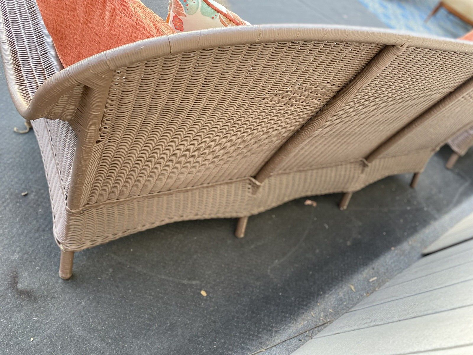 66020   Antique Victorian Wicker  Sofa Couch Armchair Chair with 2 lamps