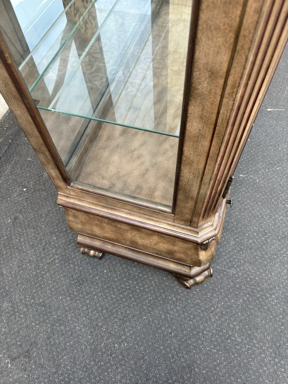 66922  HOWARD MILLER Decorator EMERSON  Curio China Cabinet