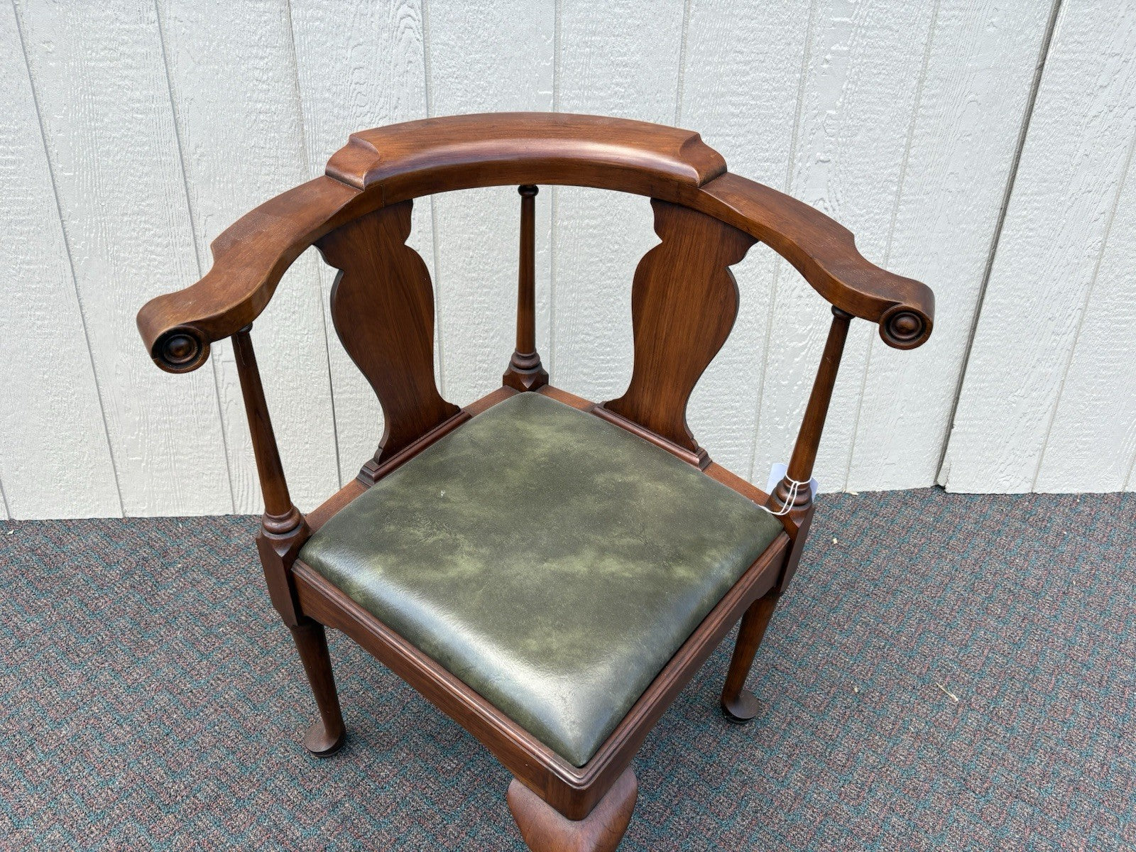 66888  HENKEL HARRIS VIRGINIA GALLERIES Solid Black Cherry Corner Chair