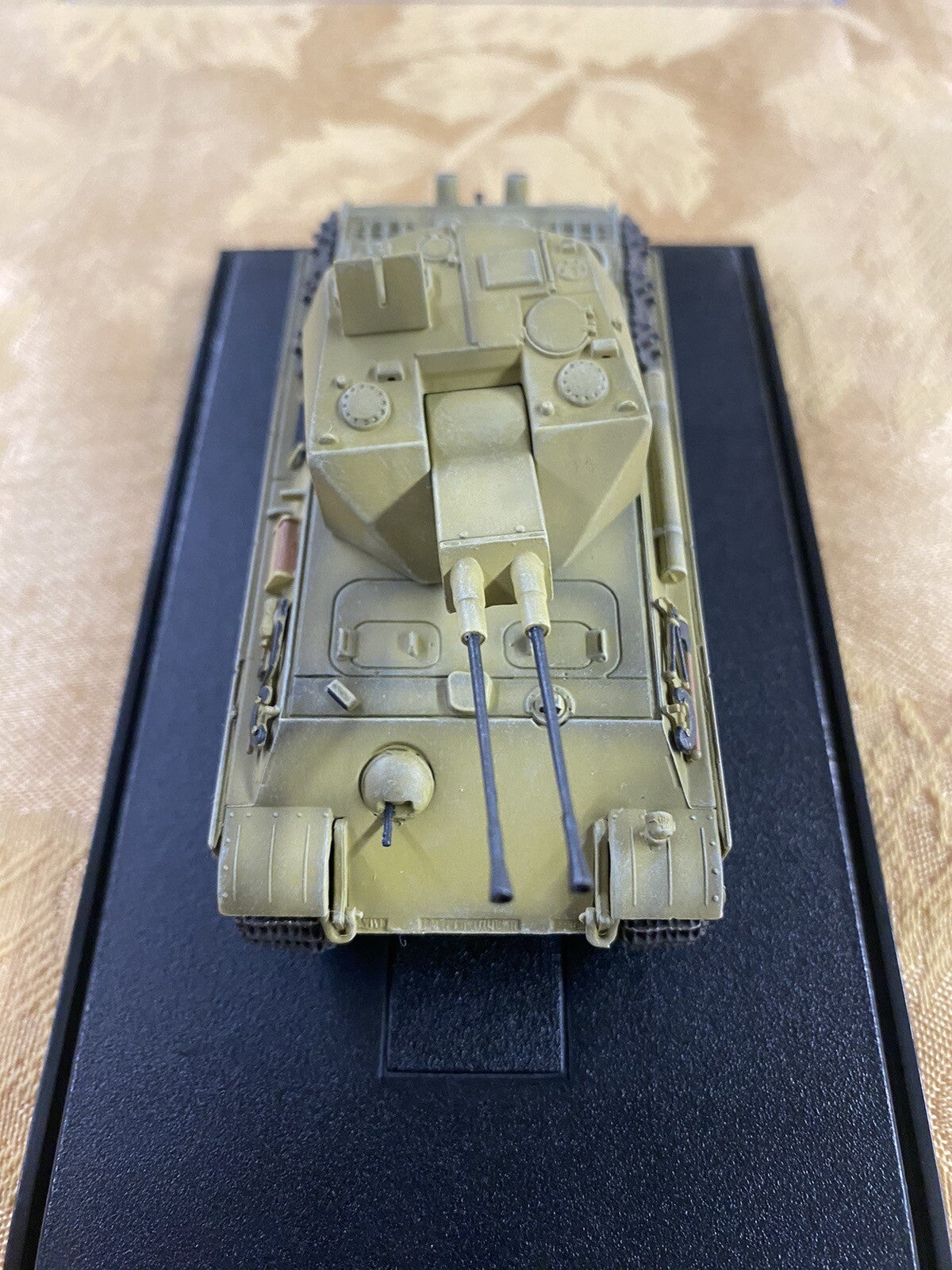 ES 1:   2 Dragon Armor Military Tanks in Case Western Front 1945