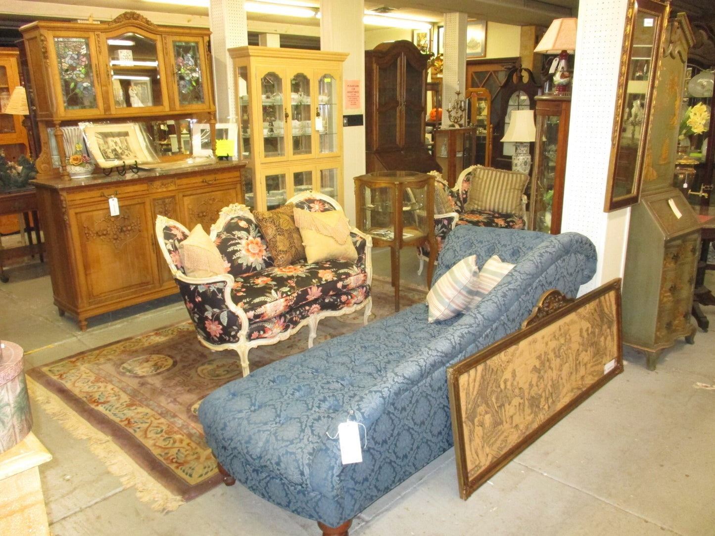 62937 Large Decorator Shell Top Mirror 45 x 57