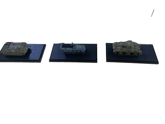 ES 43: 3 Tanks In Showcase 6" x 3" x 2 3/4"H