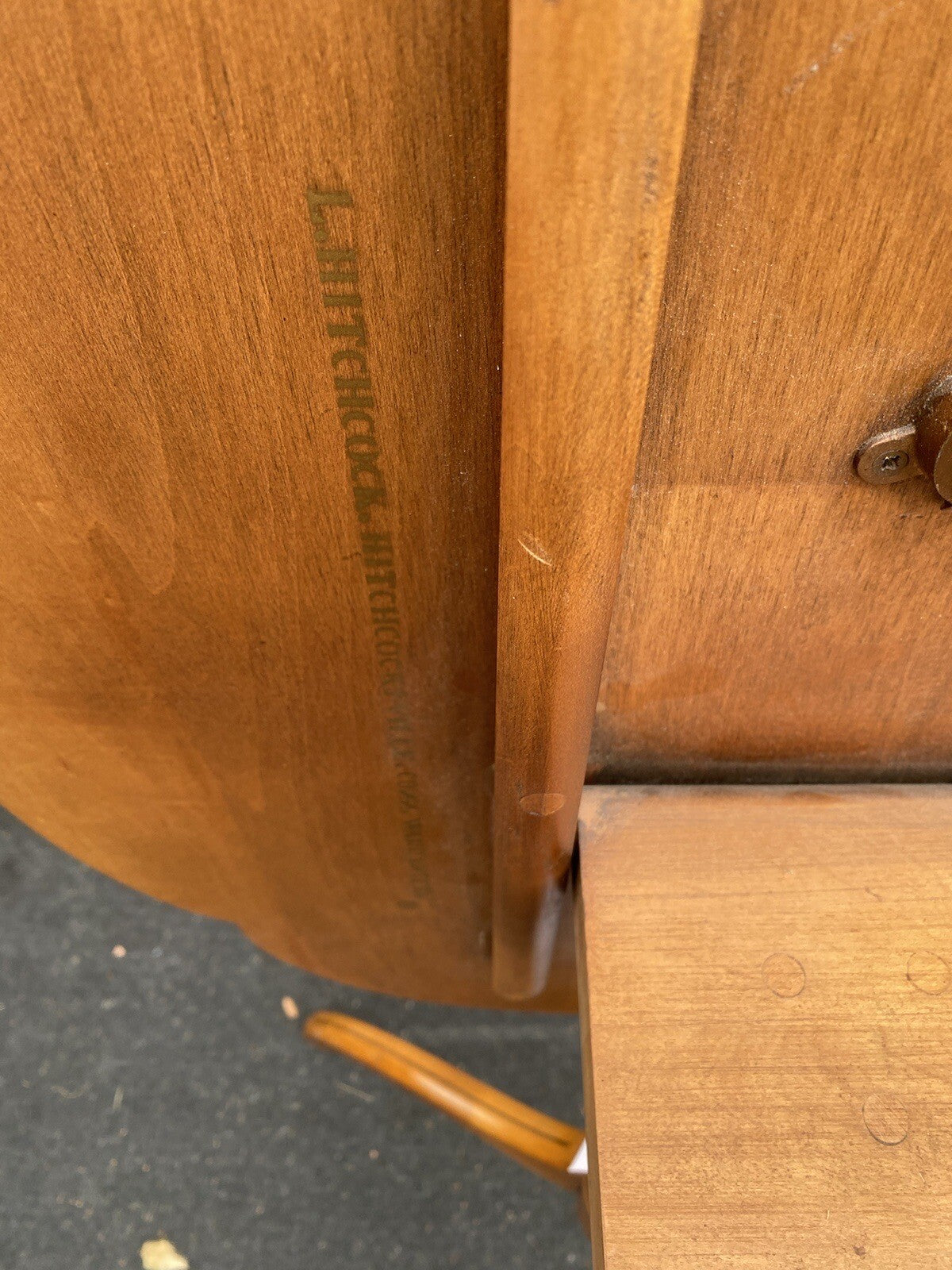 64962 HITCHCOCK Tilt Top Maple Table