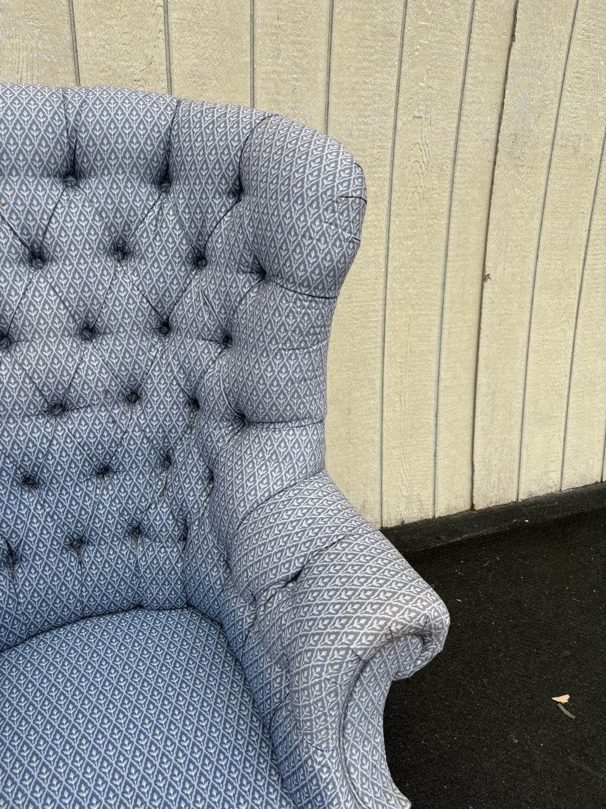 66823  KINDEL Furniture Large  Quality Wing Chair