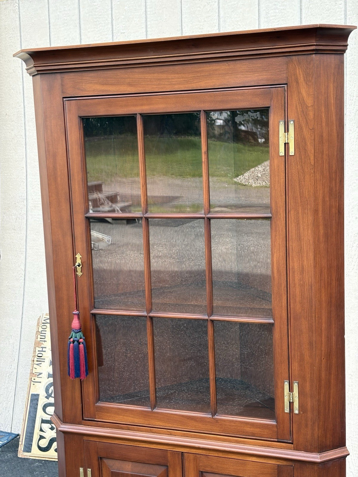 66652   Solid Cherry Henkel Harris Virginia Galleries Corner China Cabinet Curio