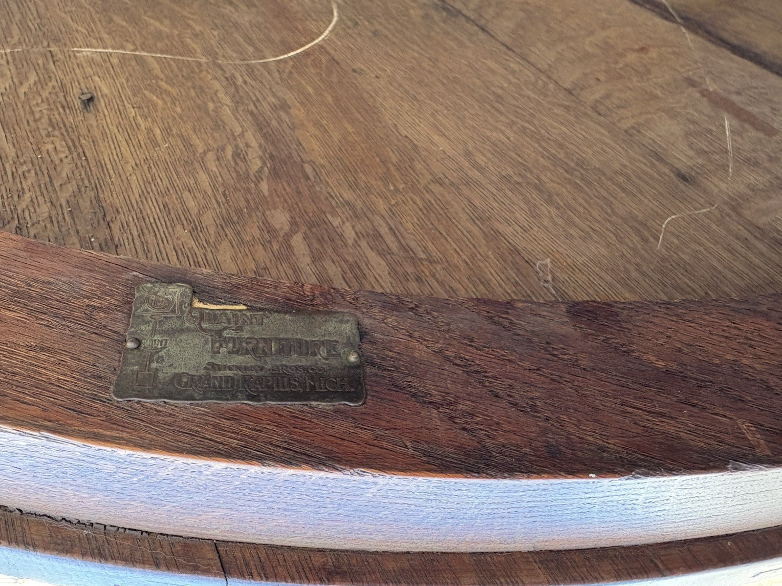 66884 QUAINT Stickley Round Dining Table Foyer Stand