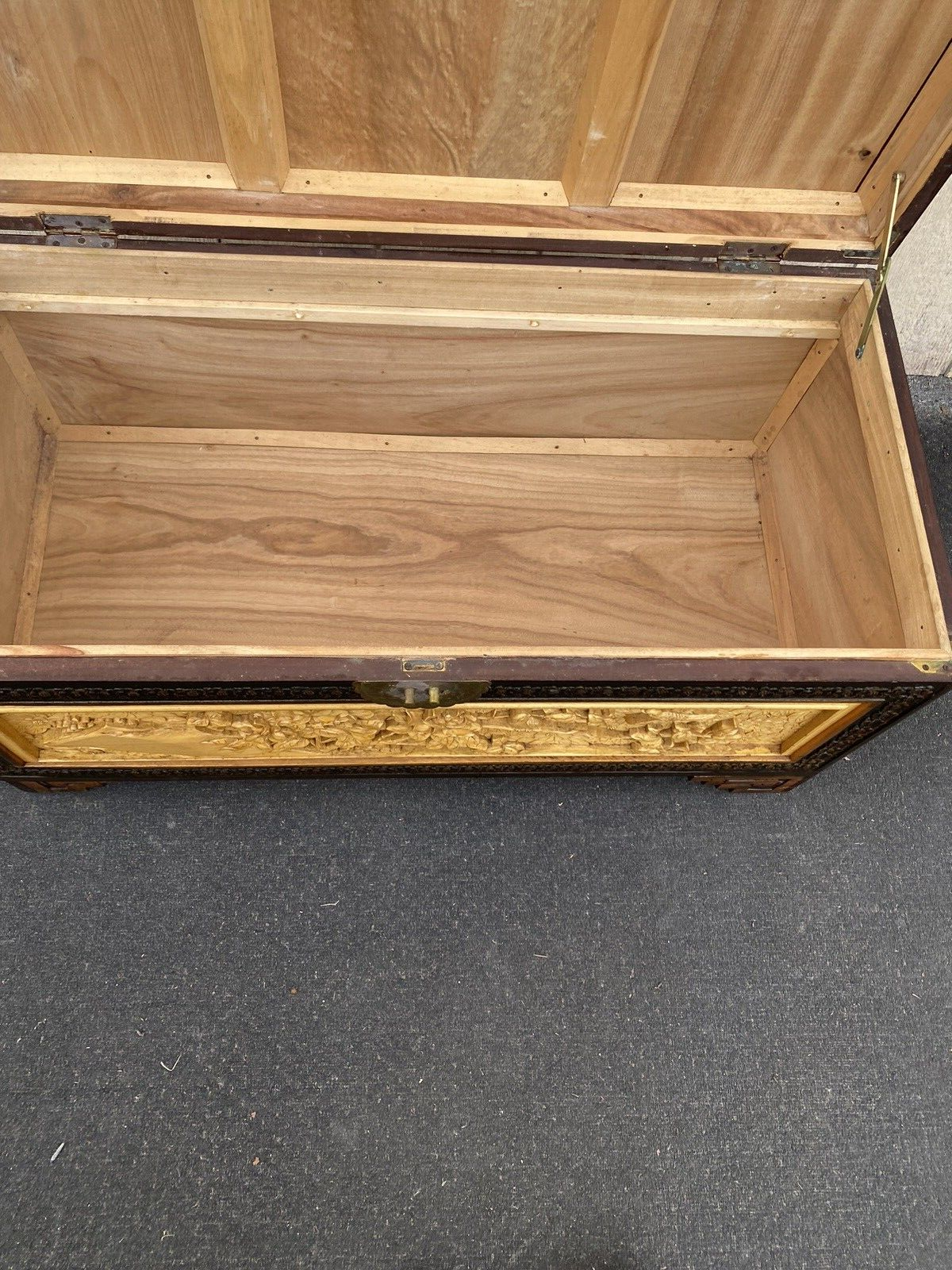 66158    Oriental Blanket Chest Storage Cabinet