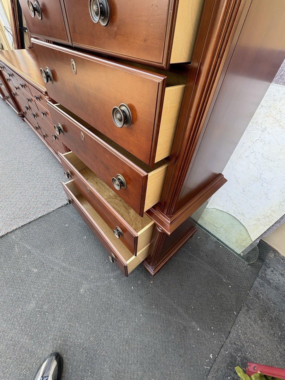 67025 KIMBALL Furniture Bedroom Set High, Low w/ Mirror. Queen Bed 2 Nightstands