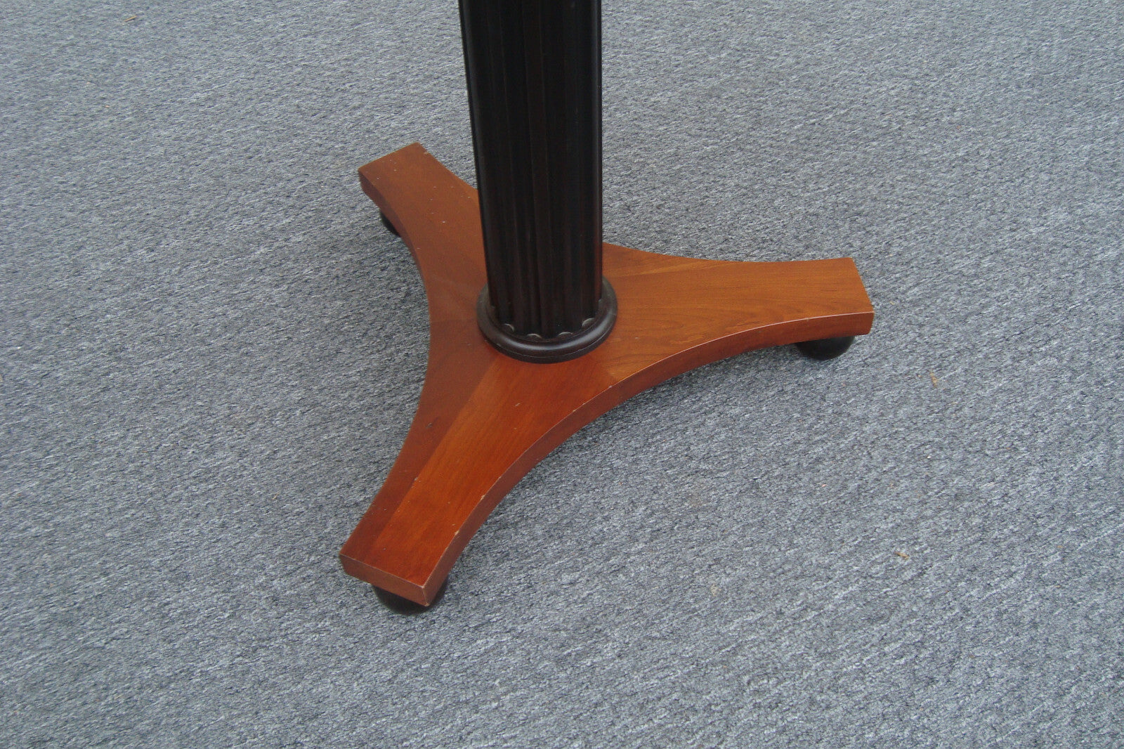 61399 ETHAN ALLEN Cherry Lamp Table Stand Nightstand