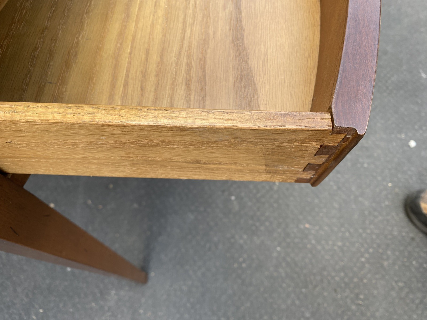 65838 WILLIAMSBURG ADAPTATION KITTINGER Mahogany  Dropleaf  Lamp Table Stand