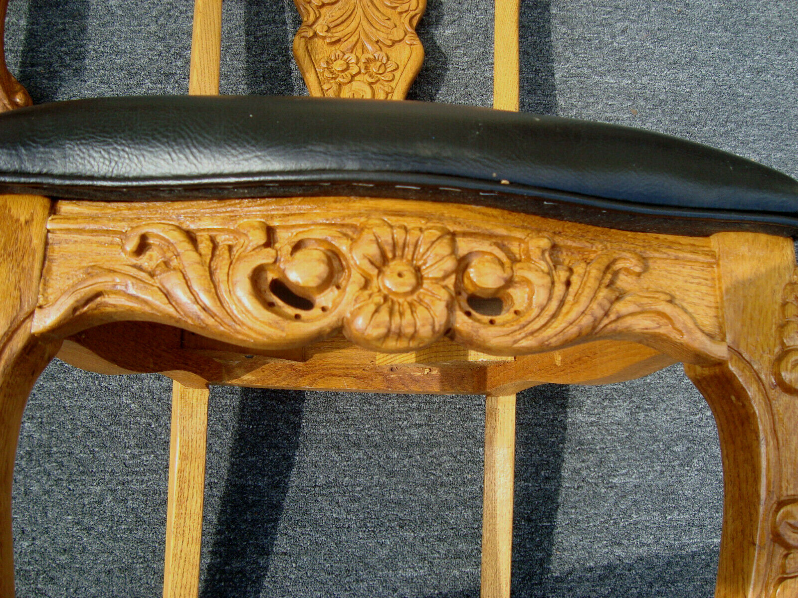 61327  Pair Solid Hand Carved Oak Dining Accent Chairs MONA LISA FURNITURE ??