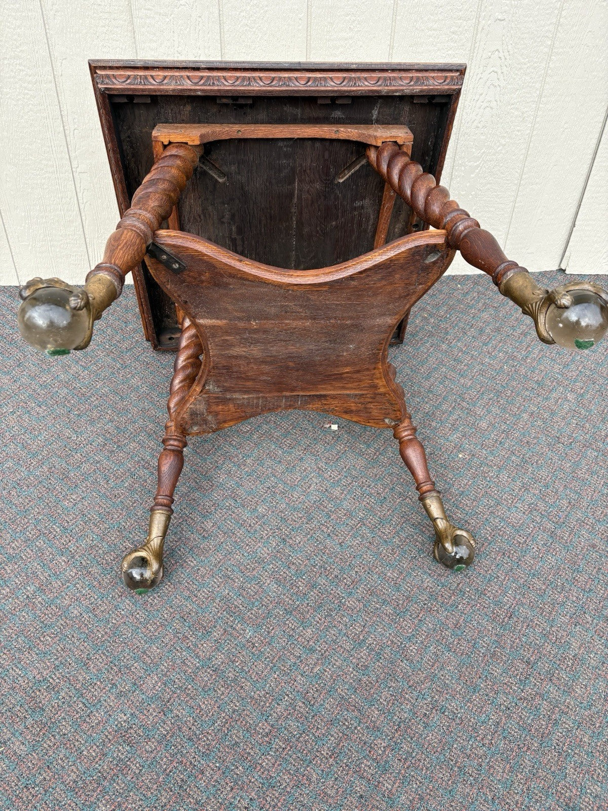 67110 Antique Victorian Oak Claw Foot Lamp Table Stand