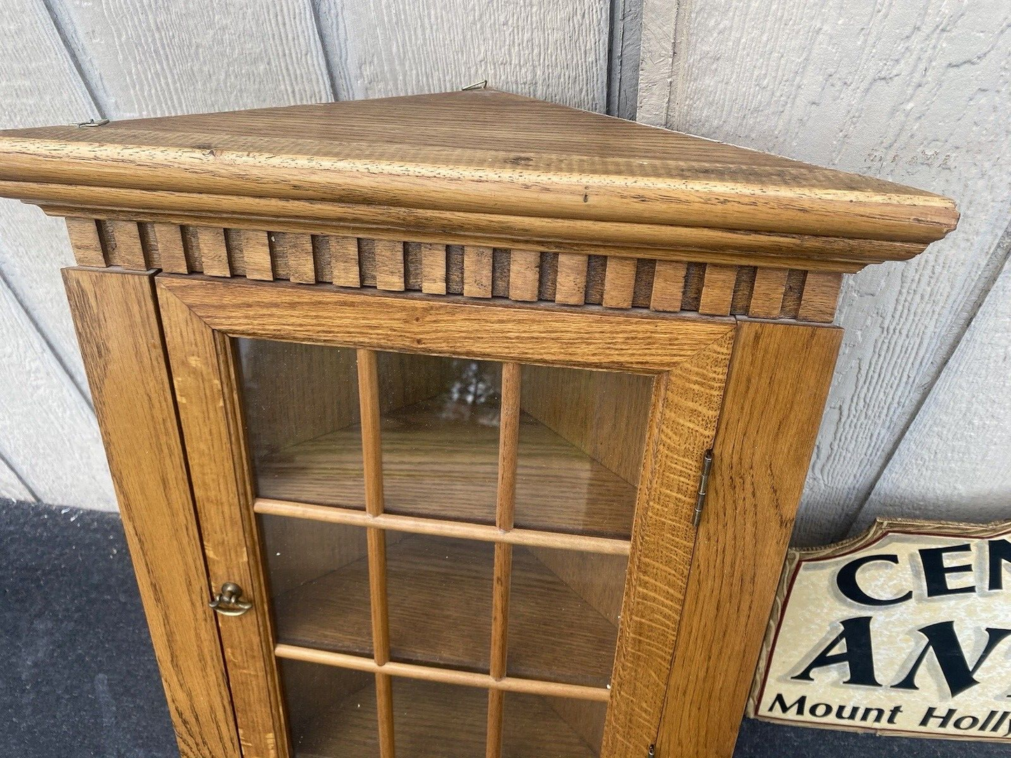 64451 Oak Corner Wall Hanging Shelf Cabinet