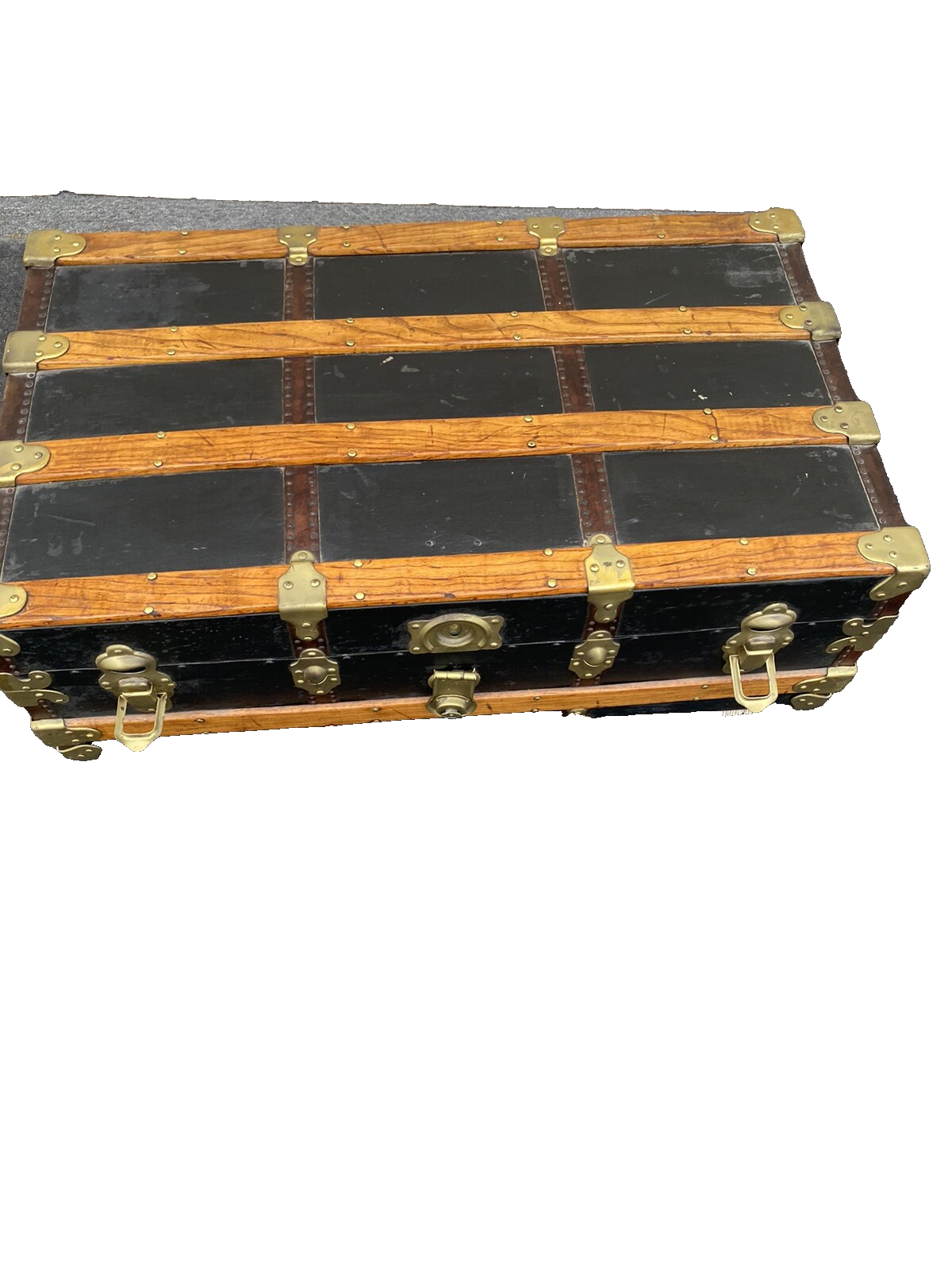 65633  Antique  WANAMAKER PANAMA EXPOSITION Flat Top Trunk with Covered tray