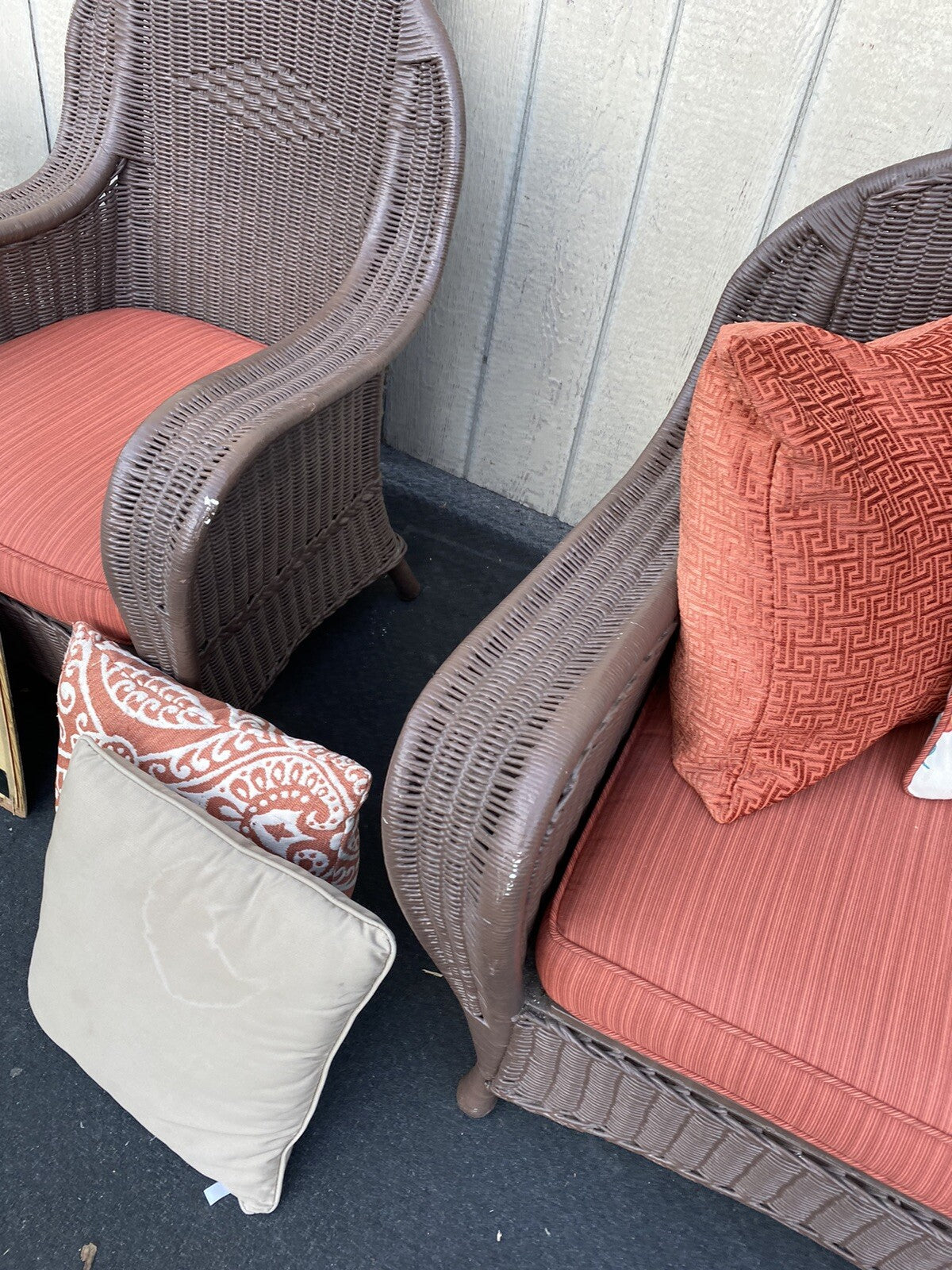 66020   Antique Victorian Wicker  Sofa Couch Armchair Chair with 2 lamps