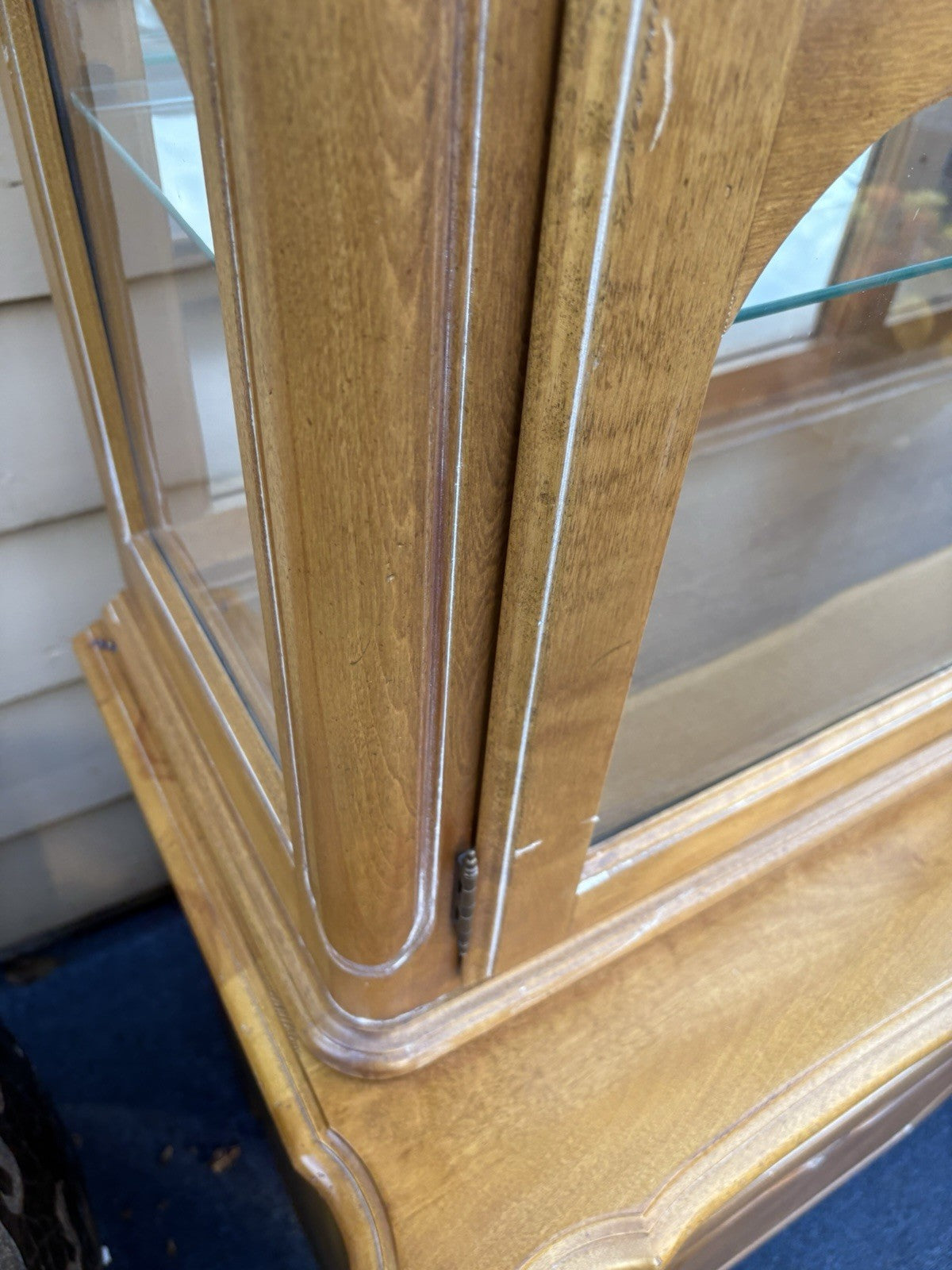 67124 French Country ETHAN ALLEN China Cabinet Curio