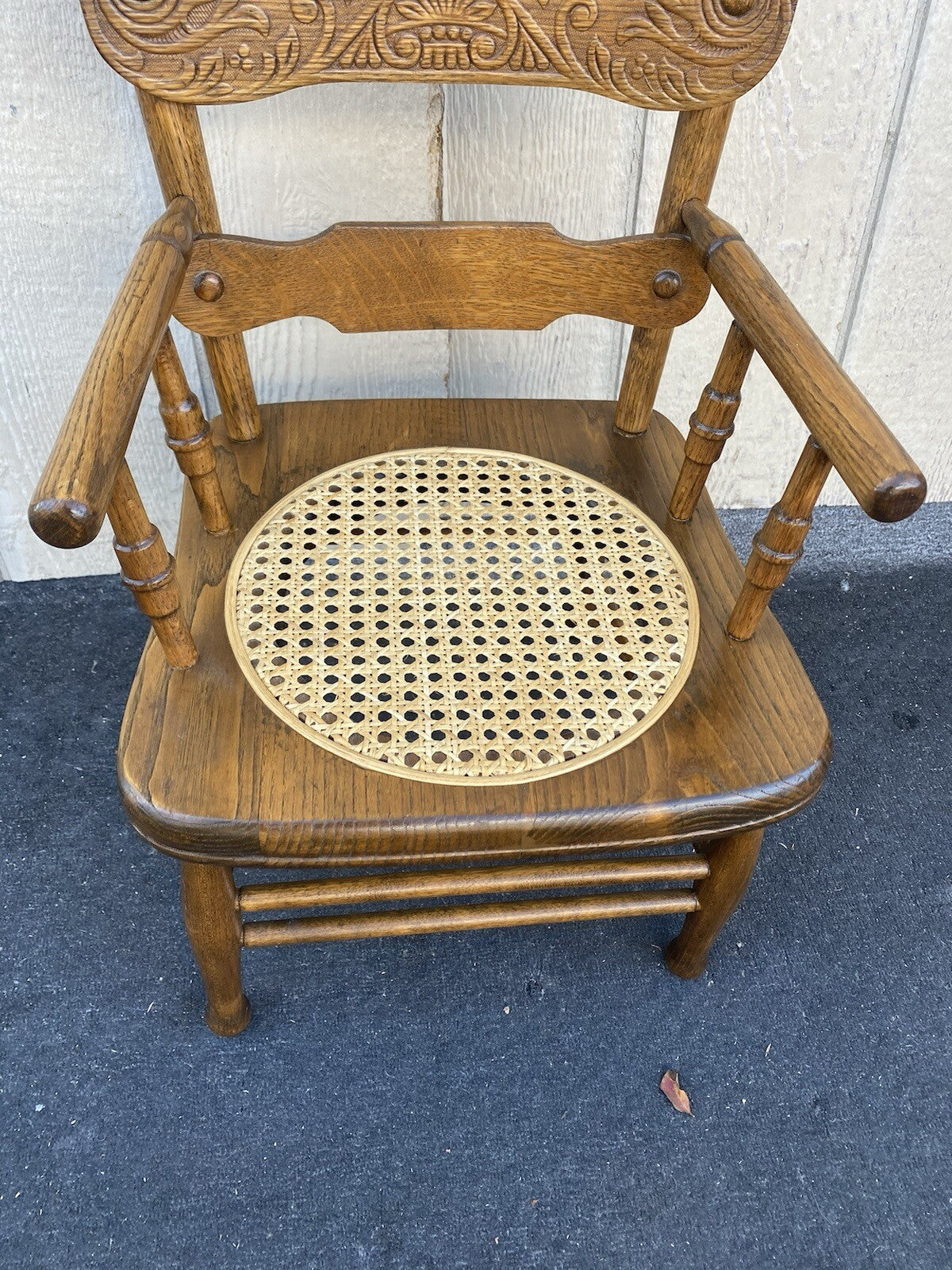 65962    Antique Oak Childs Doll Youth Chair