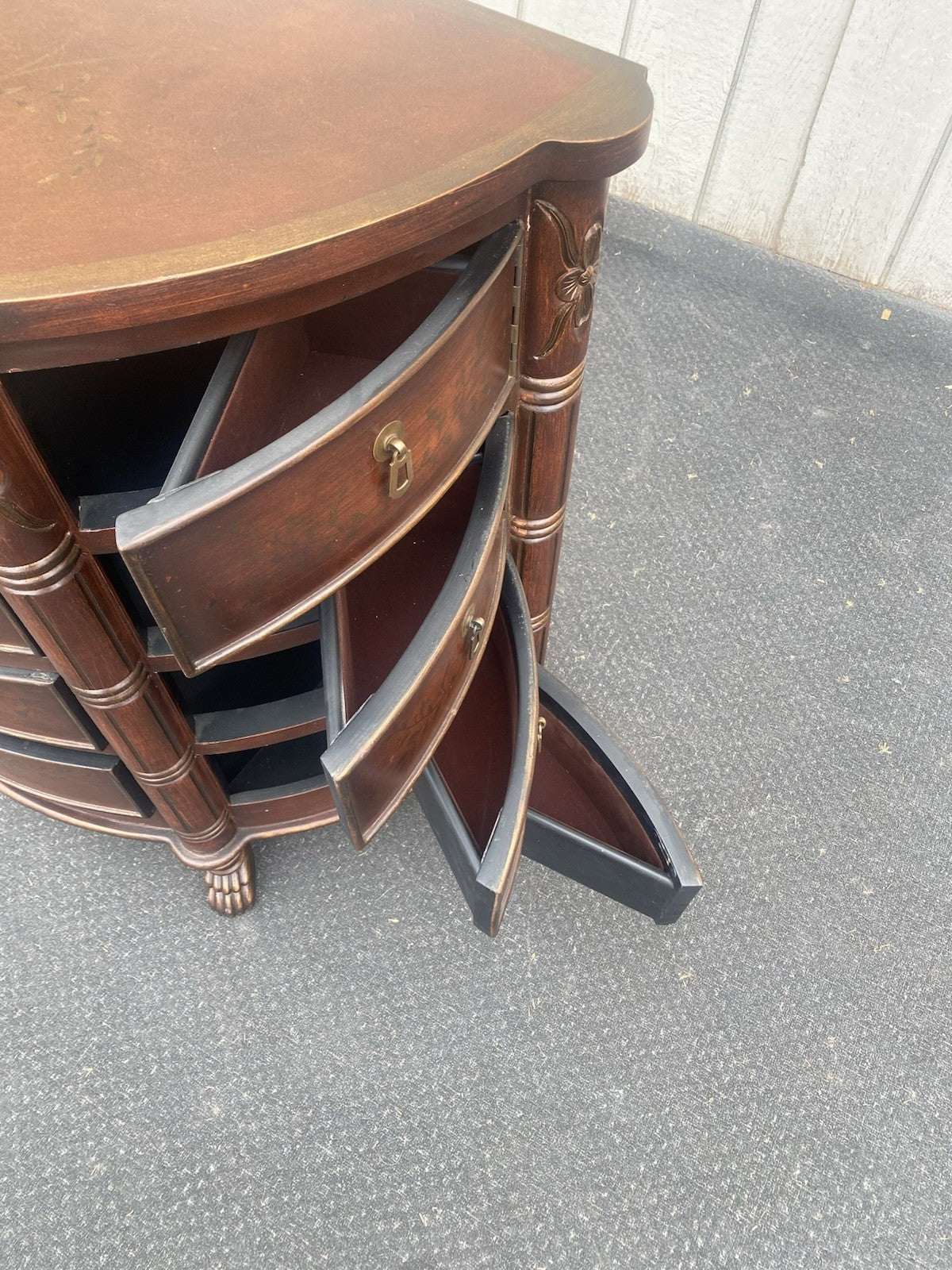 66510 Decorator Modern Dresser Chest