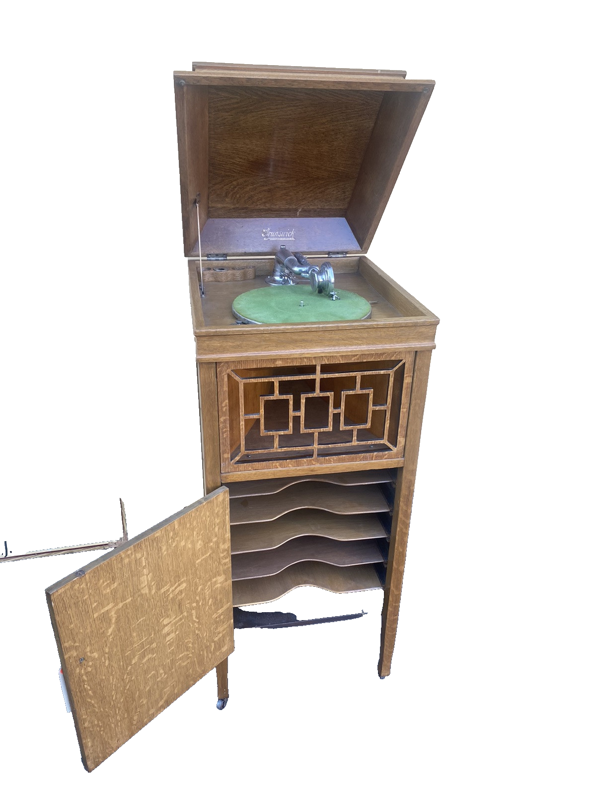 63818   Antique BRUNSWICK Oak Victrola PHONOGRAPH