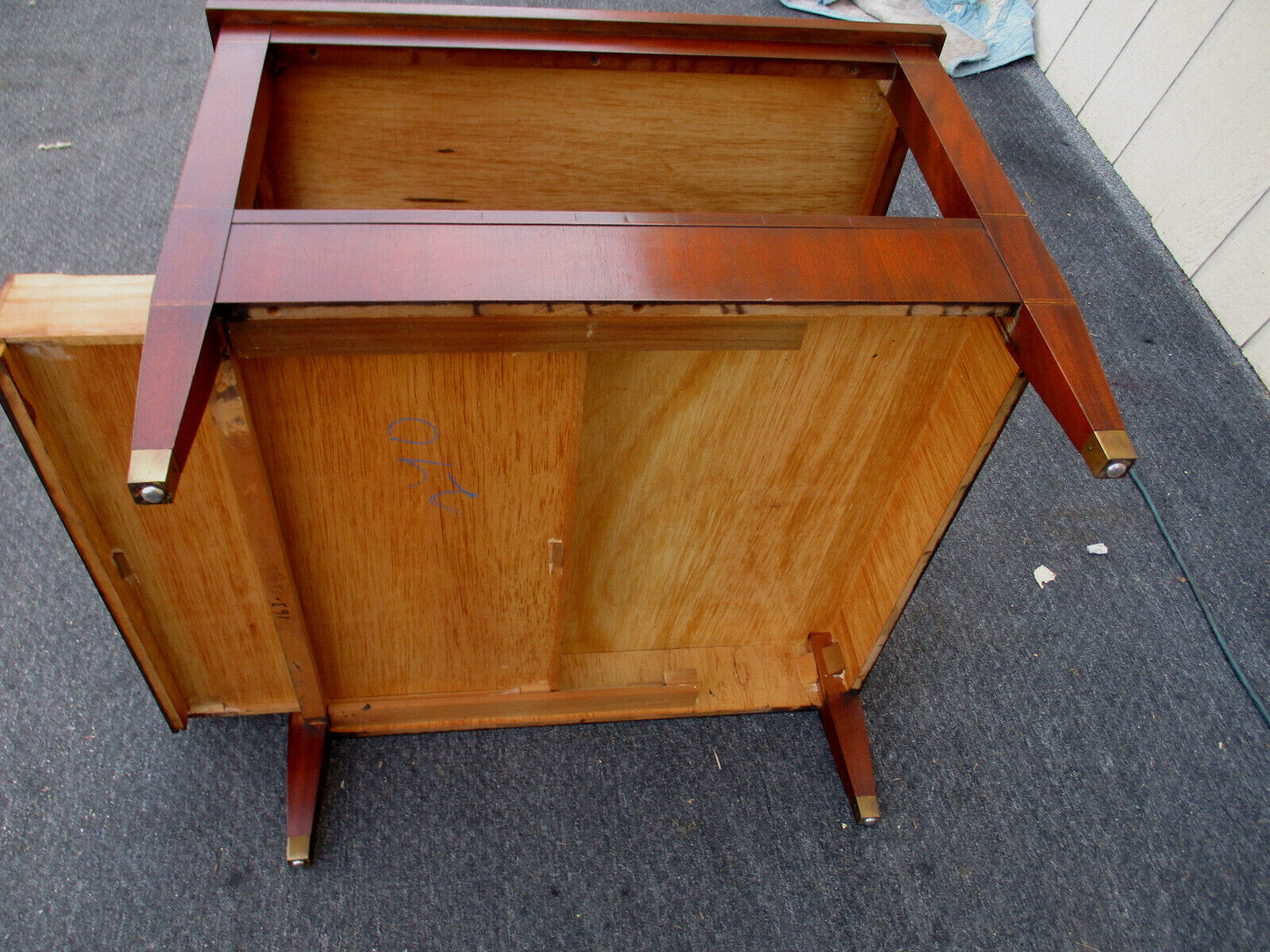 63289 Banded Mahogany Lamp Table Stand With Drawer