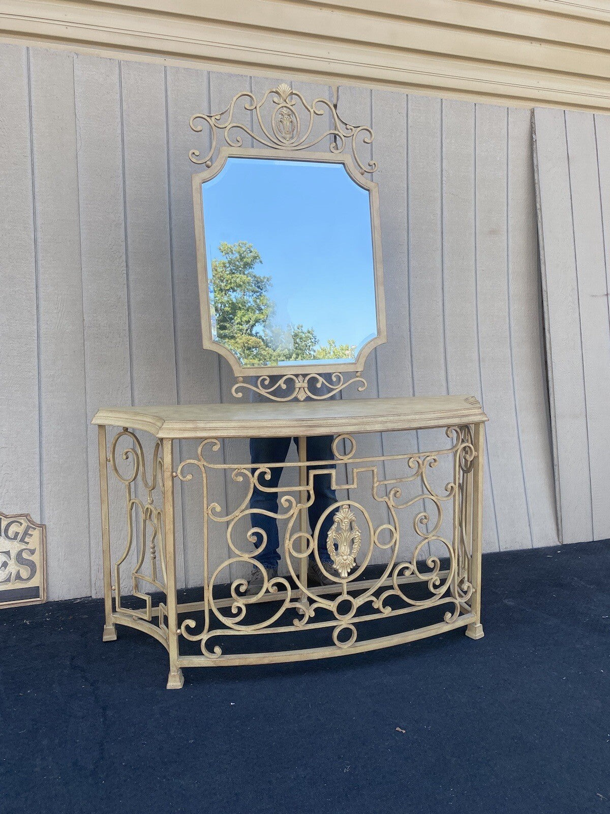 64721 Decorator Iron Console Table with Mirror