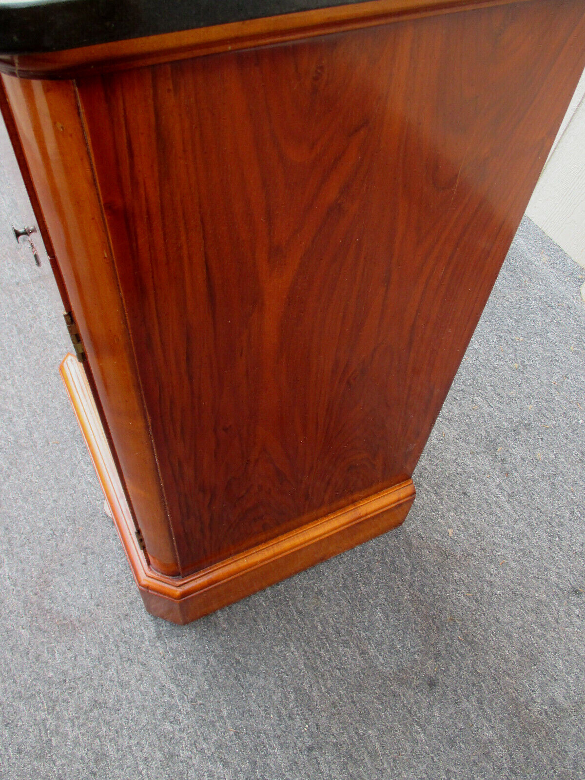 62986  Marble Top BLOOMINGDALES Nightstand End Table Stand