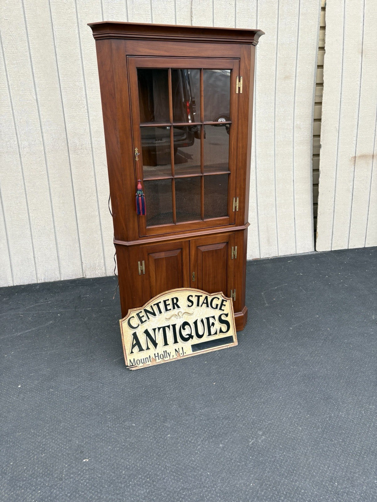 66652   Solid Cherry Henkel Harris Virginia Galleries Corner China Cabinet Curio