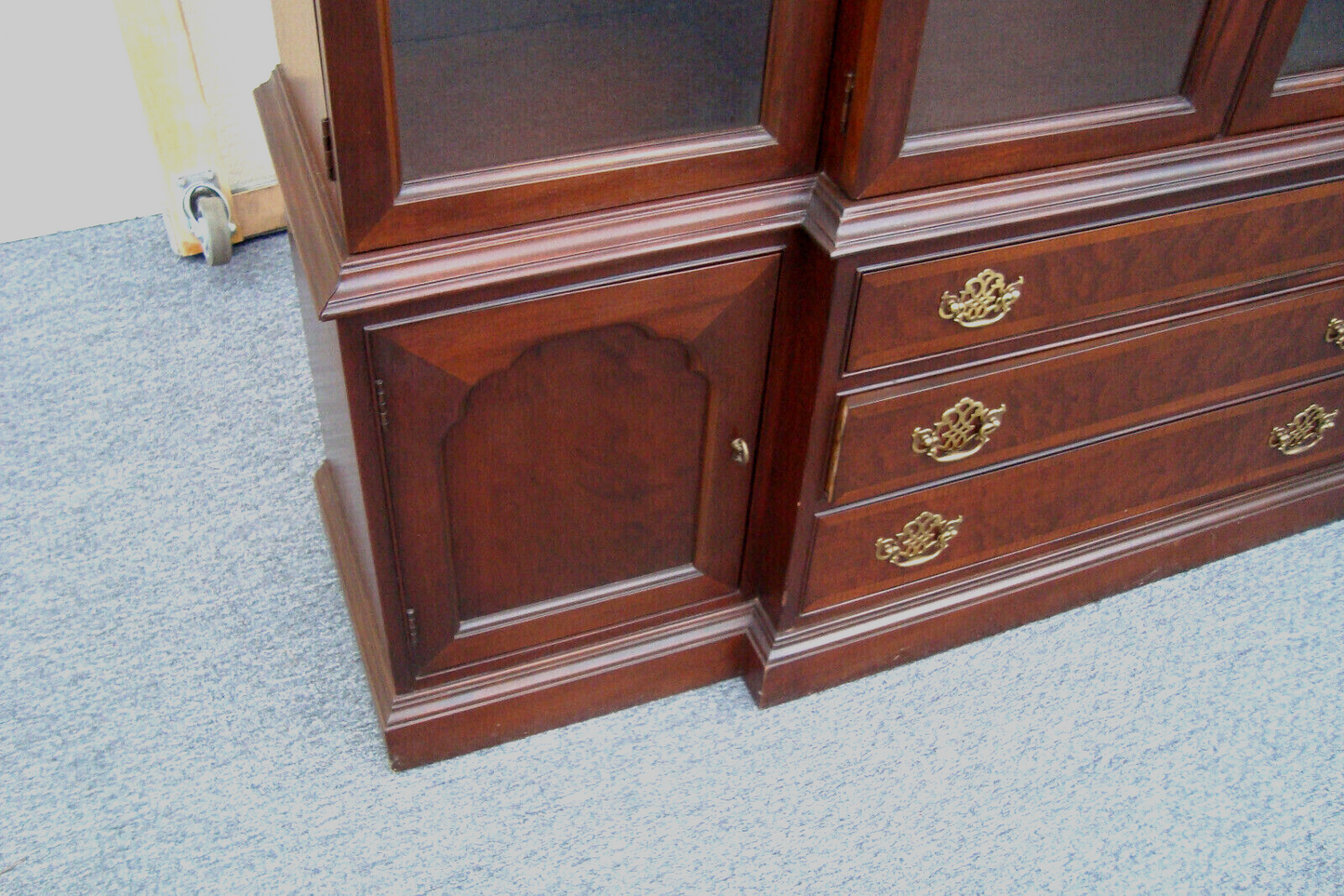 54050 HICKORY Furniture  American Masterpiece Breakfront China Cabinet Curio