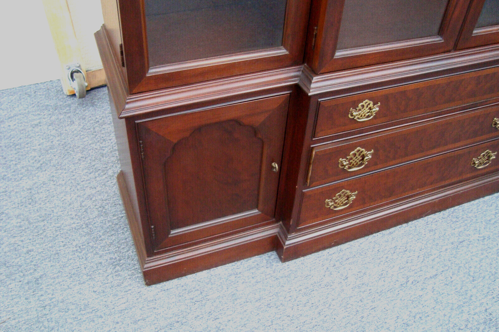 54050 HICKORY Furniture  American Masterpiece Breakfront China Cabinet Curio