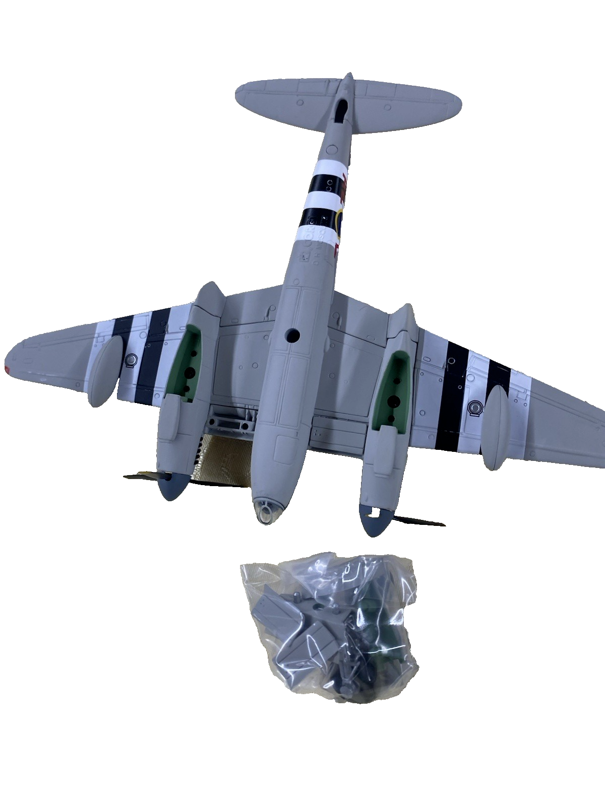 ES  211:  Corgi Aviation Archive AA32816 DH Mosquito BXX No 627 Squadron RAF