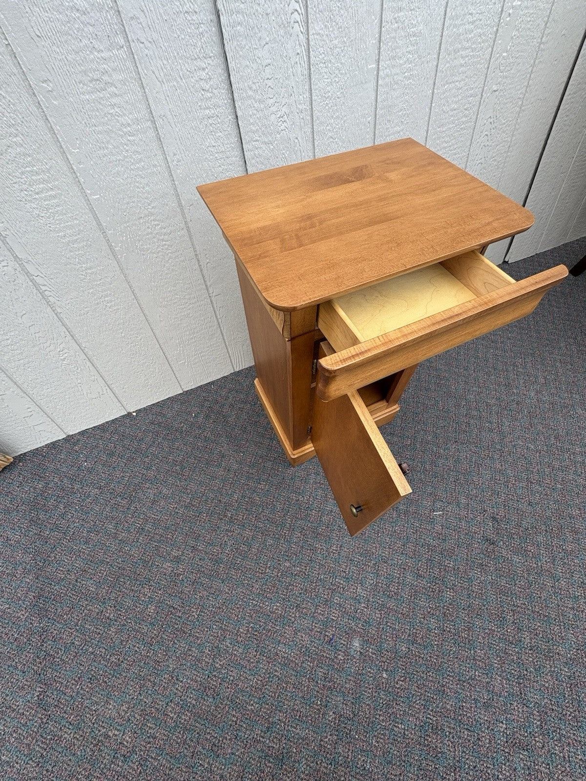 67047 Maple Nightstand End Table Stand