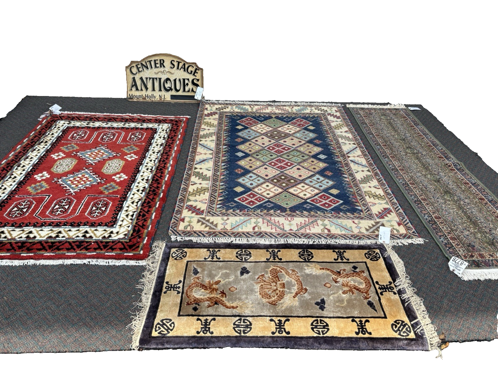 RUG 19: Large Octagonal Oriental Rug Carpet