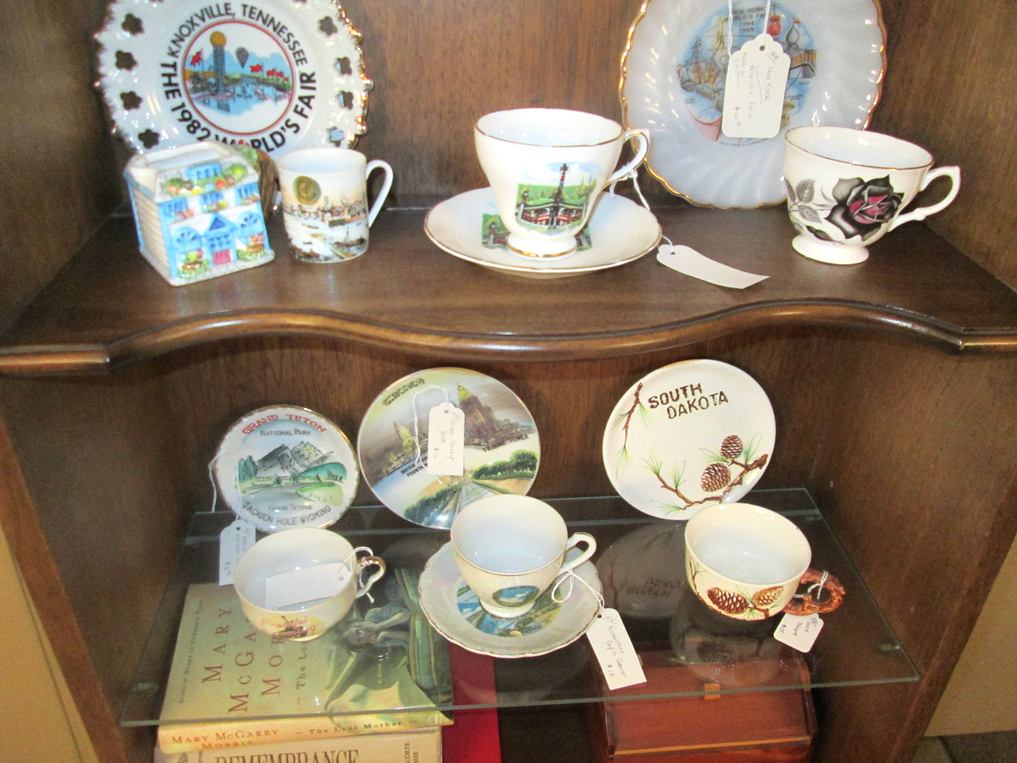 46502: MAHOGANY CURIO CABINET WITH BOOKCASE TOP