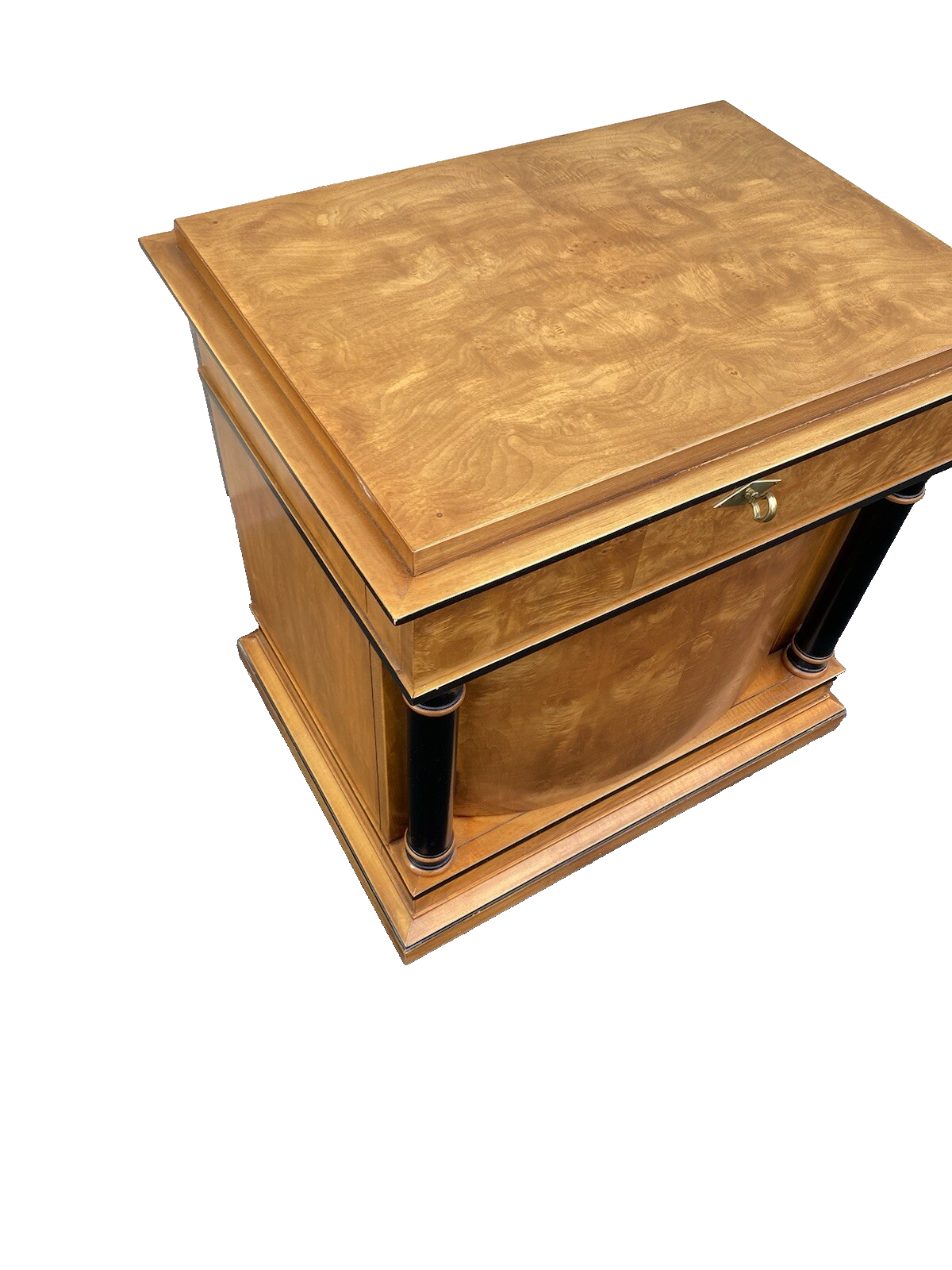 66292 E J VICTOR Classical Nightstand End Table