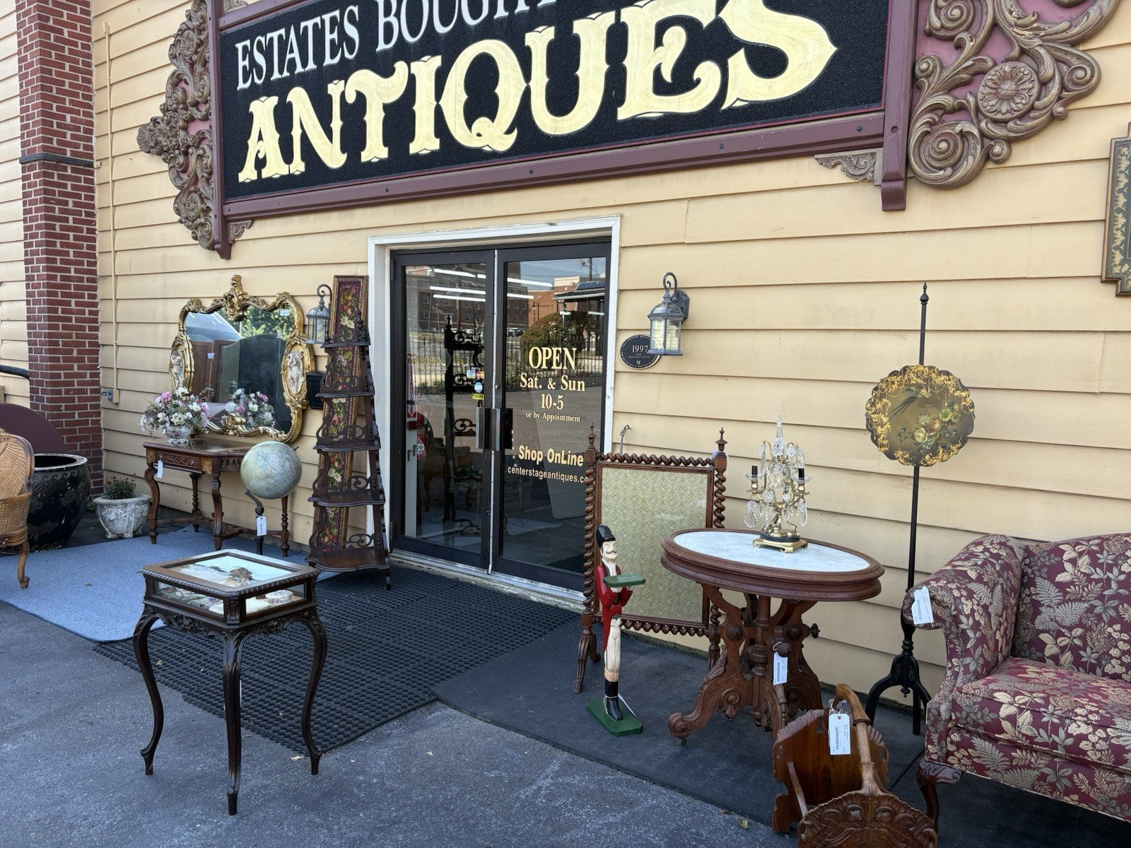 67038 Quality KINDEL Furniture Coffee Table Stand