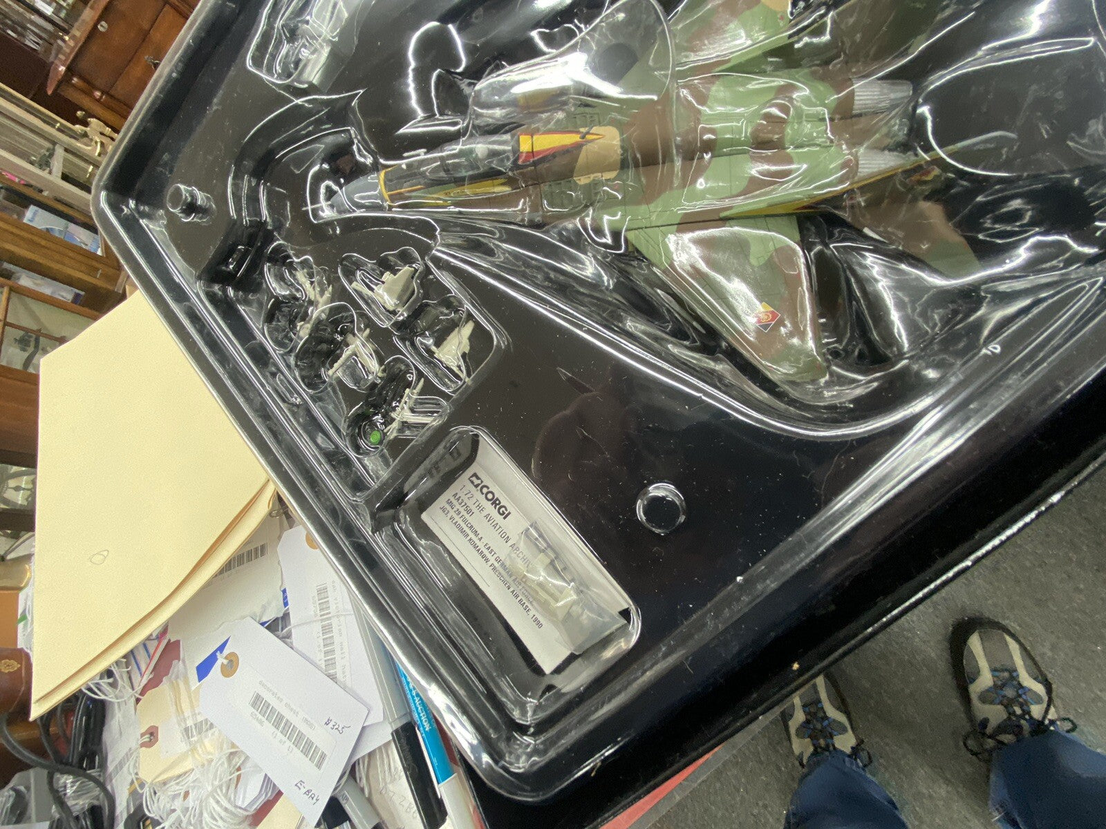 ES 207 :   Corgi AA37501 MIG 29 FULCRUM AEAST GERMANY VLadimir KOMAROW 1990