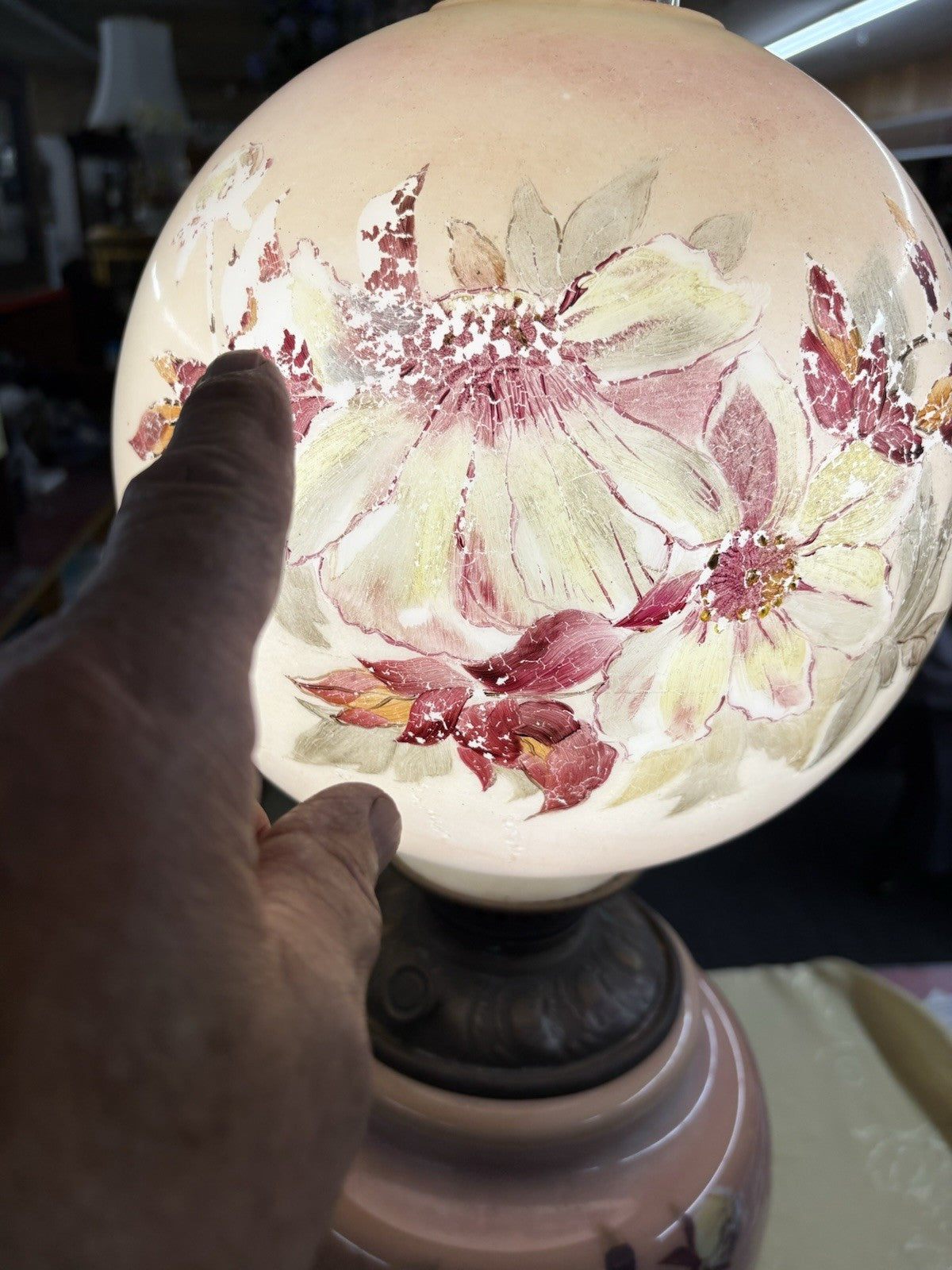 66595   Gone with The Wind Electrified Oil Lamp ARTIST SIGNED