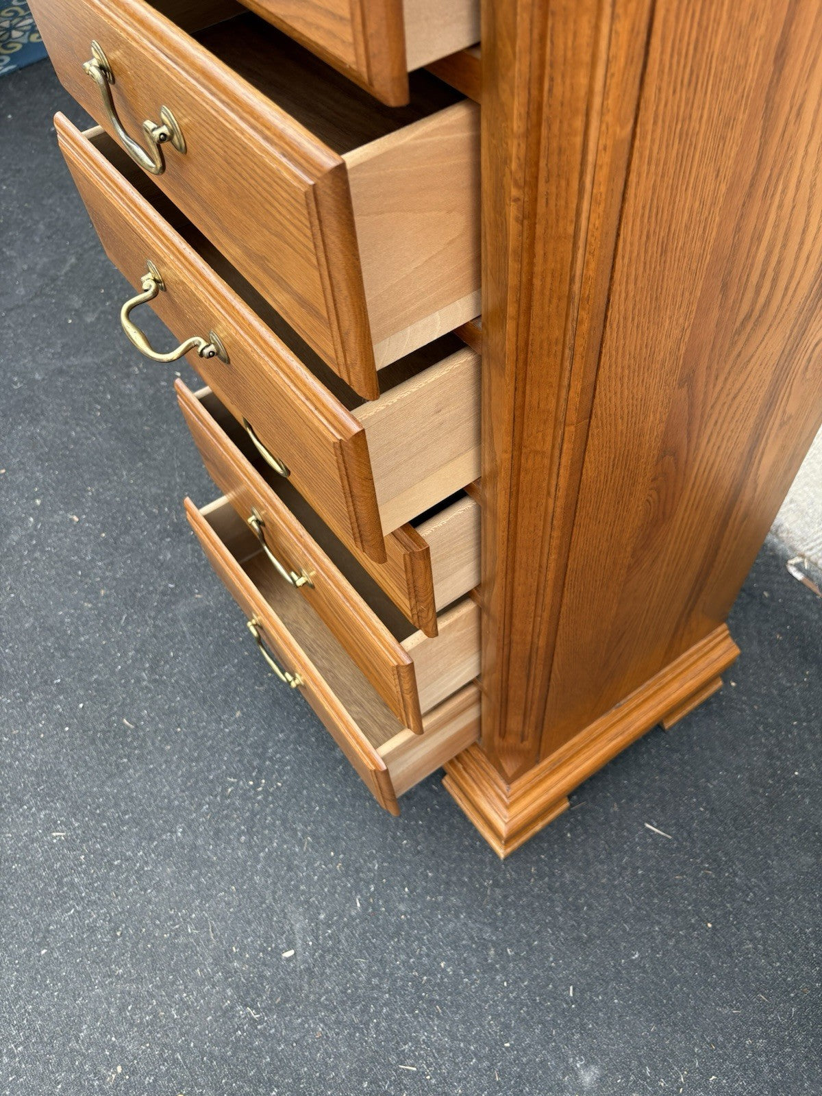 66748   Oak Lingerie Chest Dresser