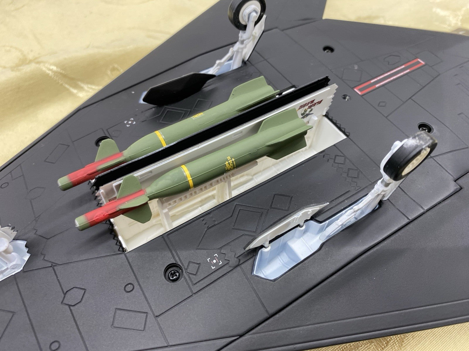 ES 229: Franklin Mint F 117 Stealth Fighter Plane Airplane